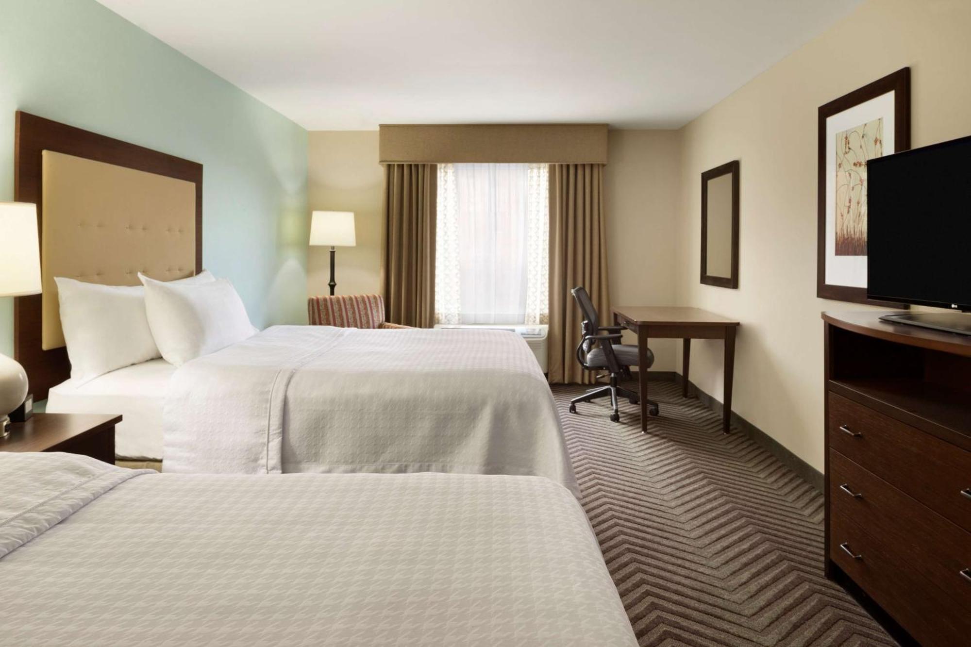 One-Bedroom Queen Suite Two Queen Beds Non-Smoking
