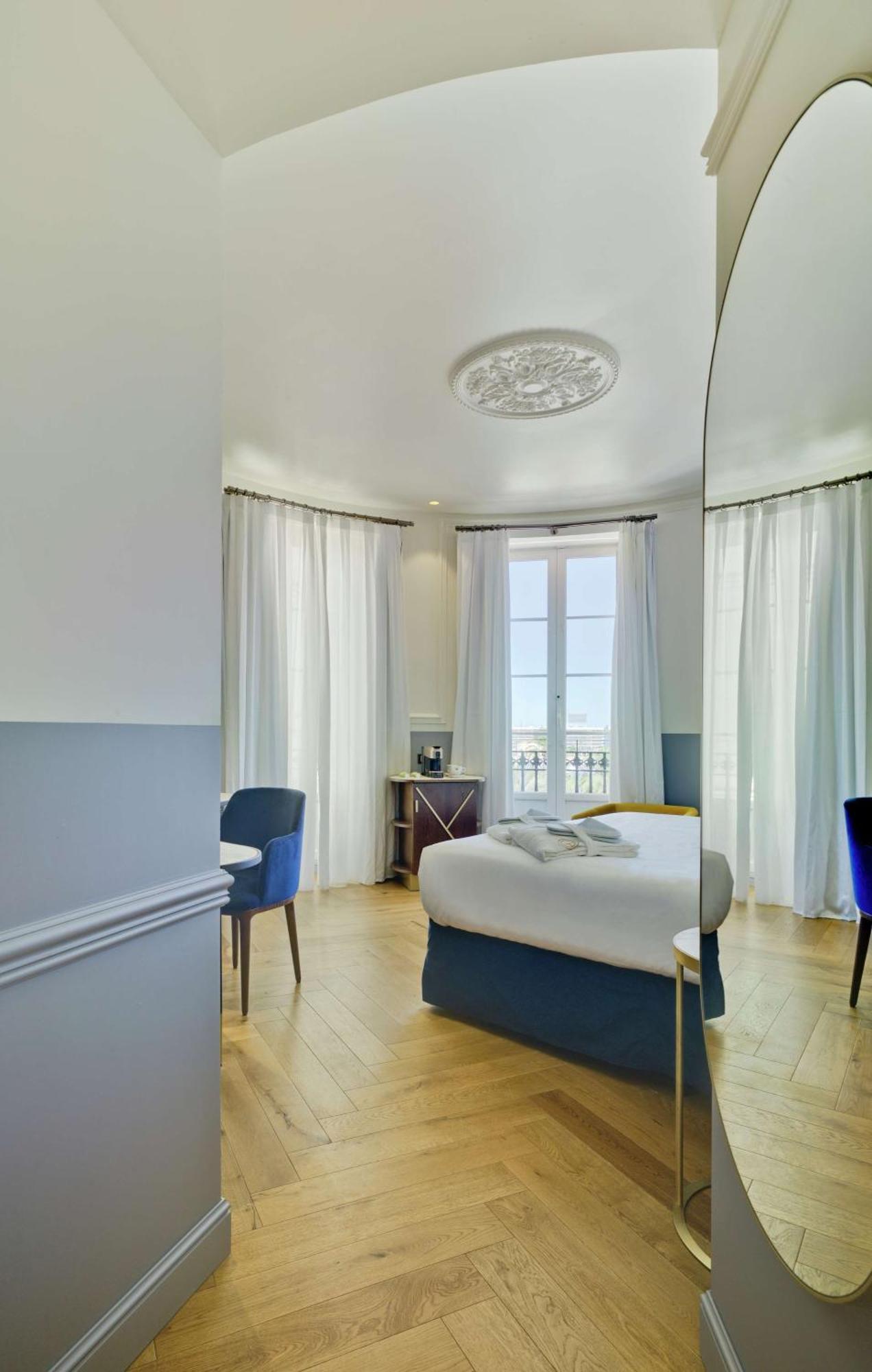 Joaquin Room Sea View