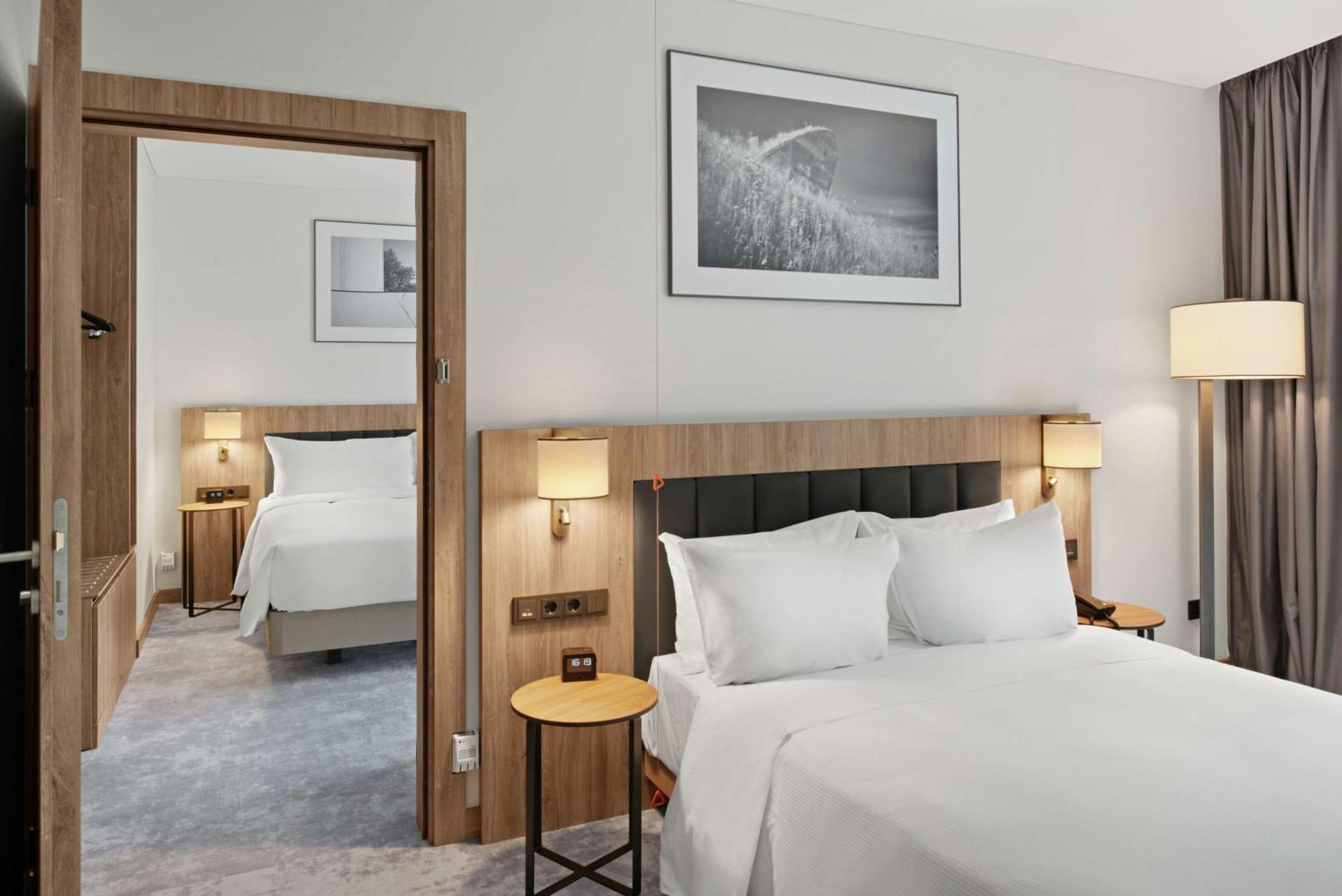 Queen Room - Accessible
