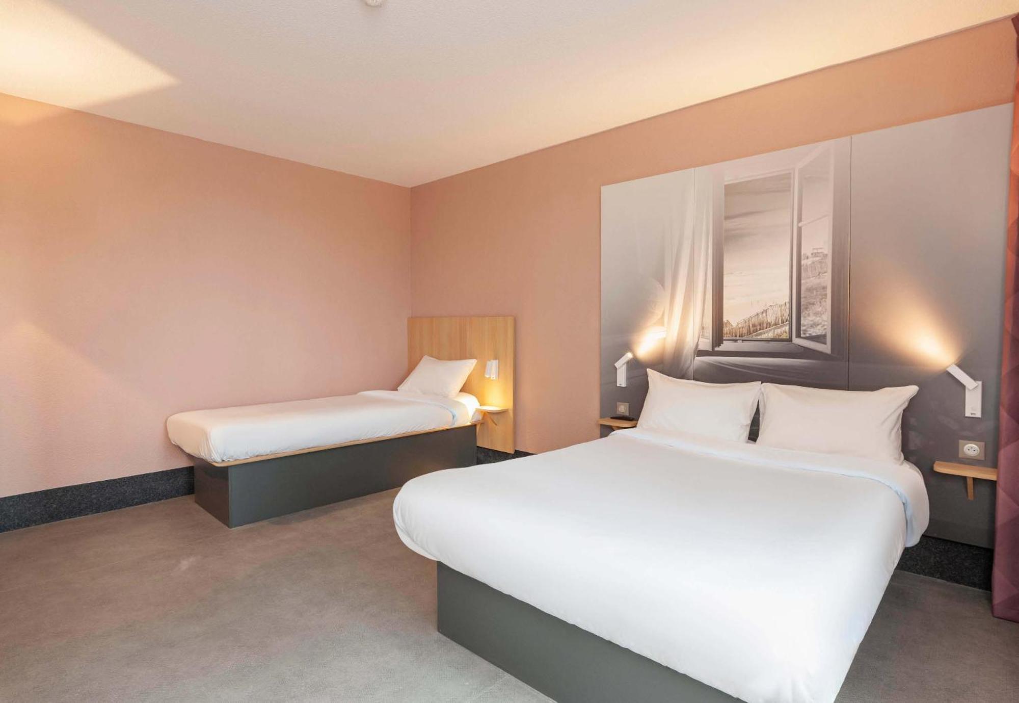 Chambre Triple - Accessible aux Personnes à Mobilité Réduite