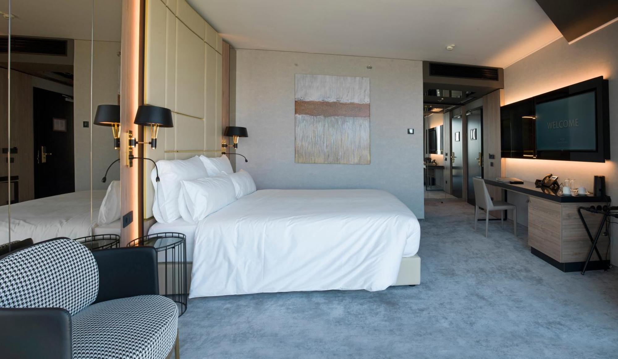 Premium Double Room,1553560747:JPEG