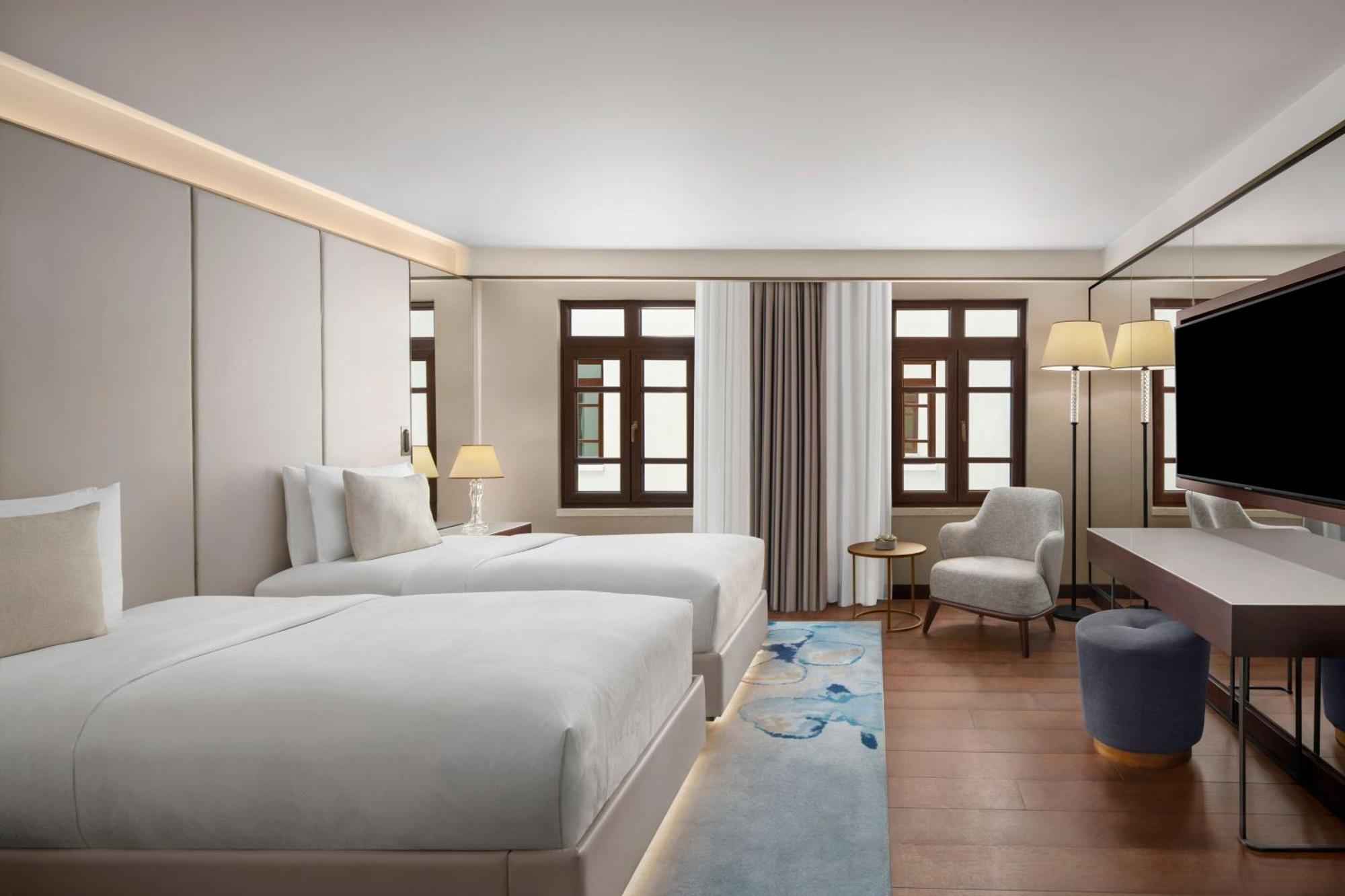 Deluxe Atrium Twin Room
