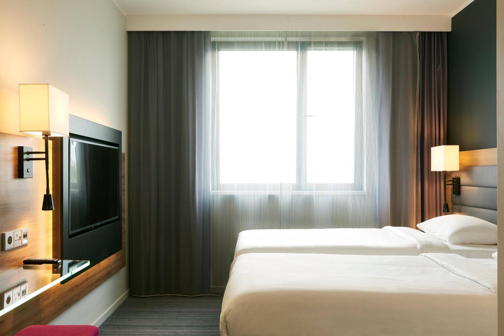 Moxy Twin Sleeper Room,1553744776:JPEG