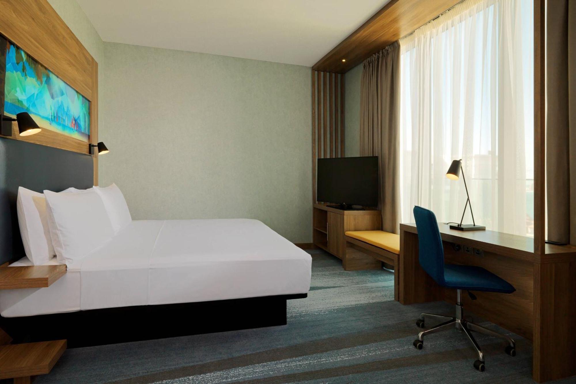 Savvy King Room including 20% off F&B, Spa & Abra Boat Tour Discount