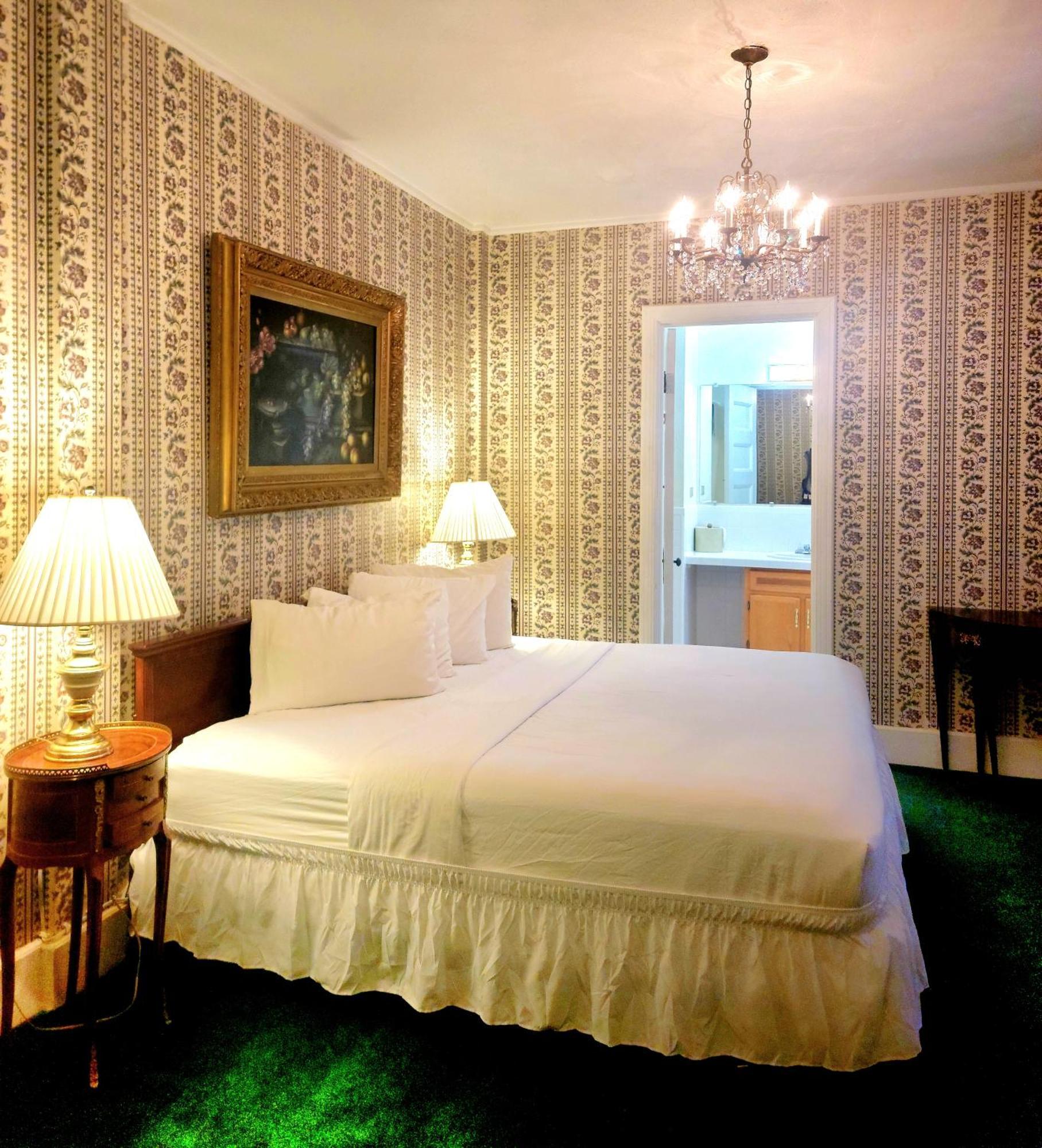 Single King Room