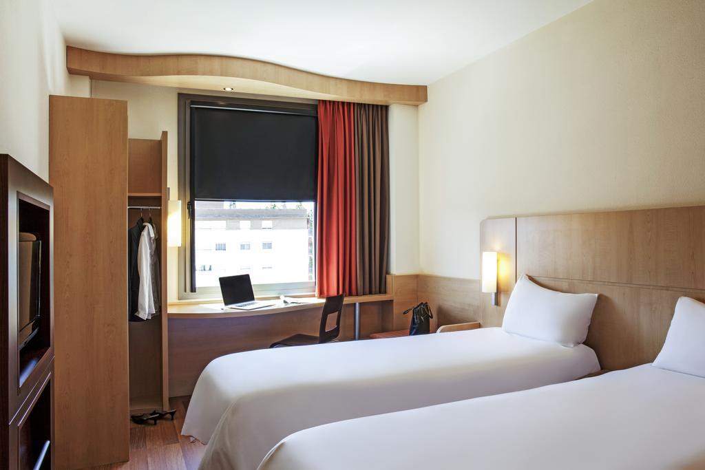 Standard Twin Room,155405444:JPEG