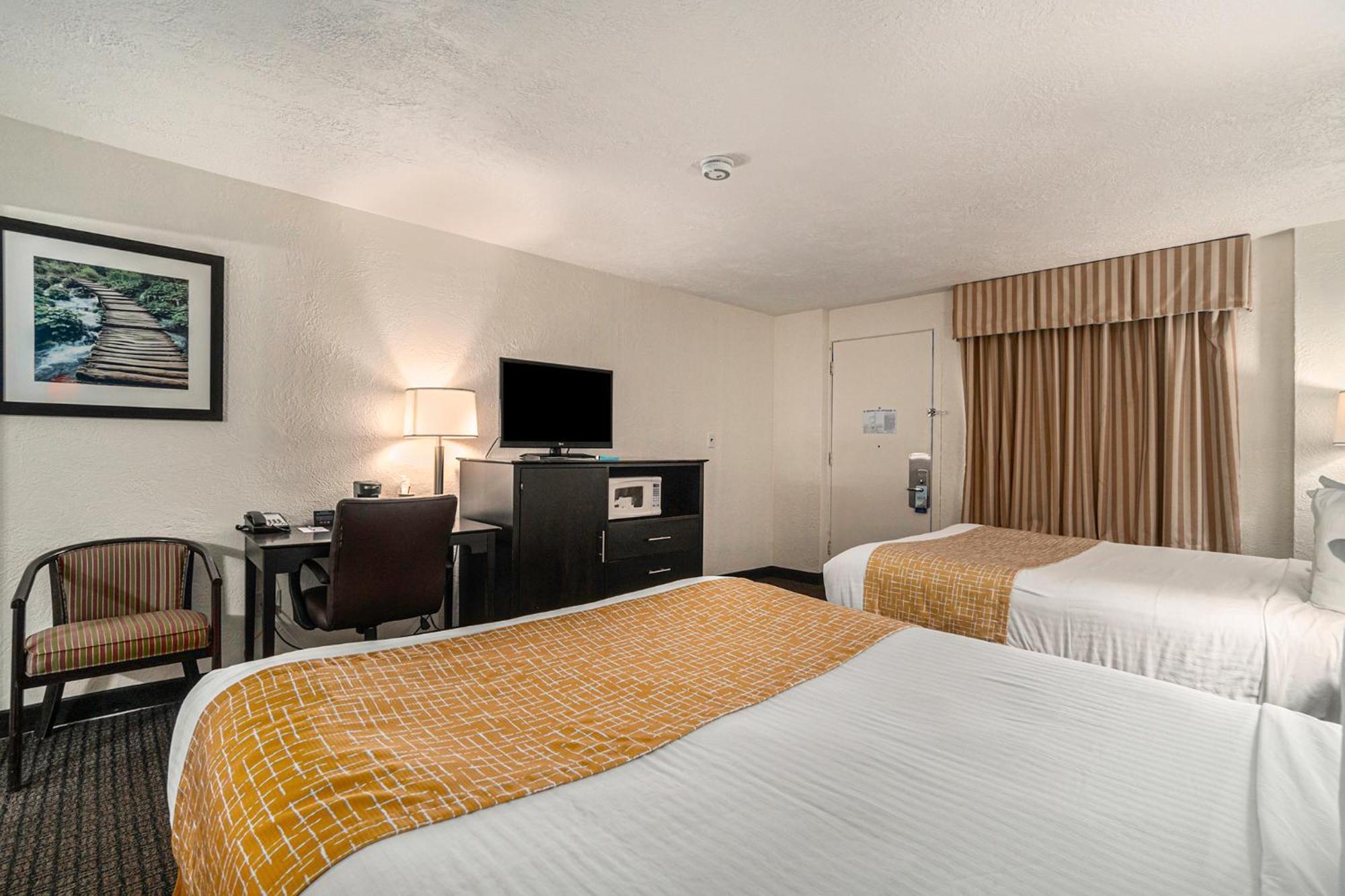 Queen Room Two Queen Beds First Floor or Nmobility Accessible or Non-Smoking