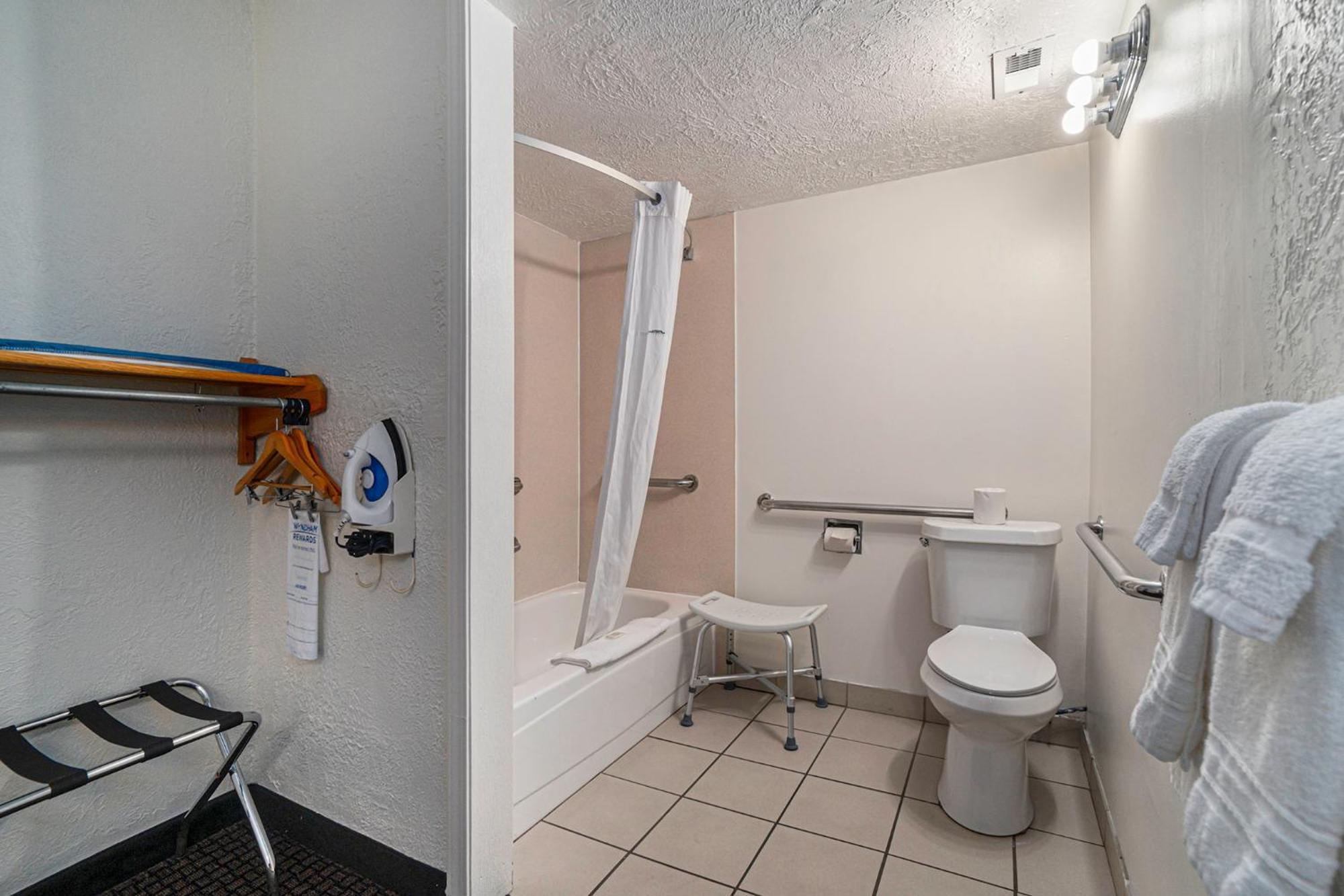Queen Room Two Queen Beds First Floor or Nmobility Accessible or Non-Smoking