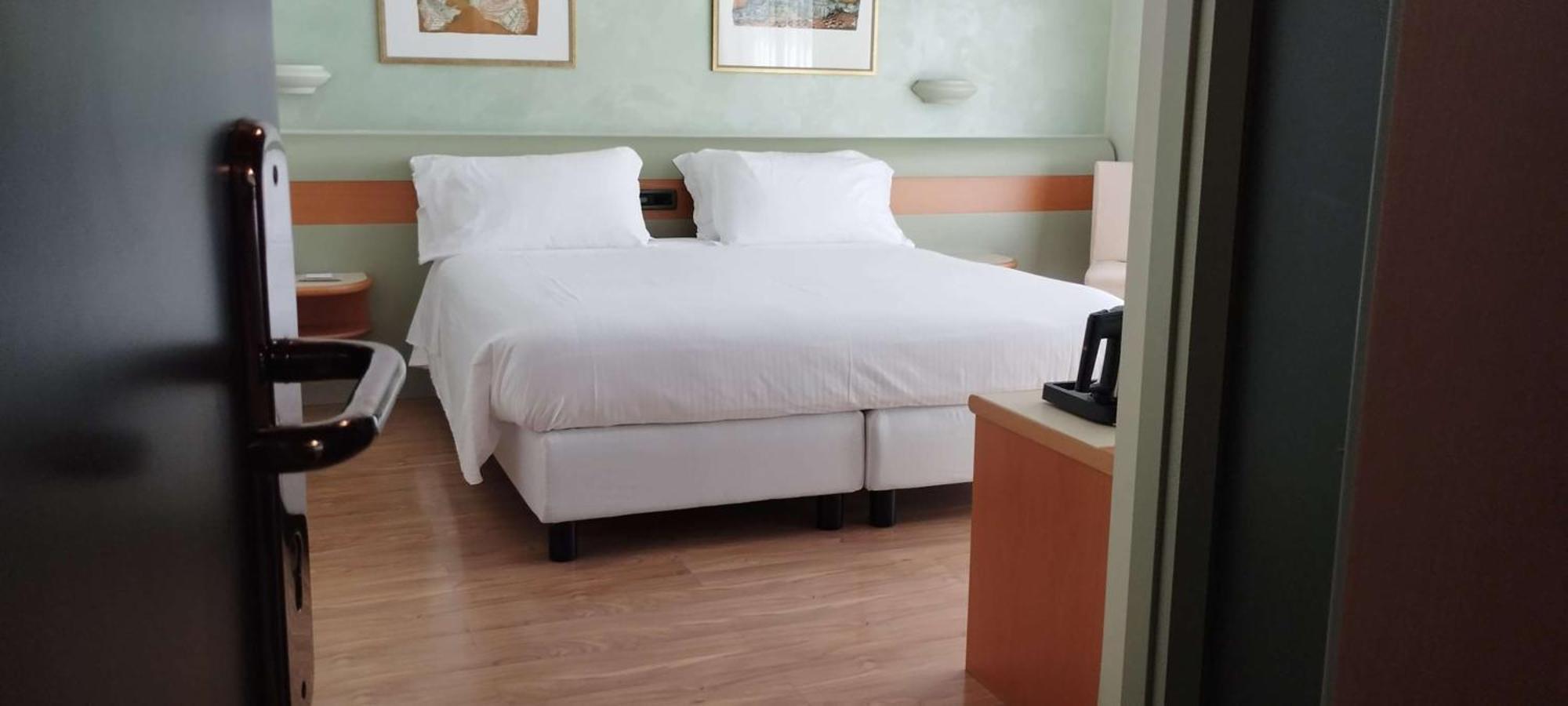 Double Room Private Bathroom
