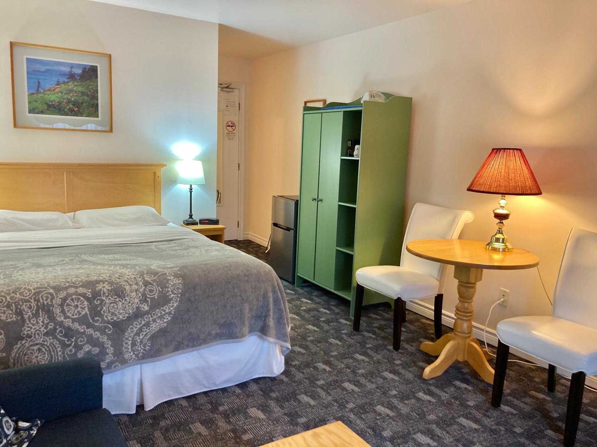 Deluxe Queen Room Ocean View