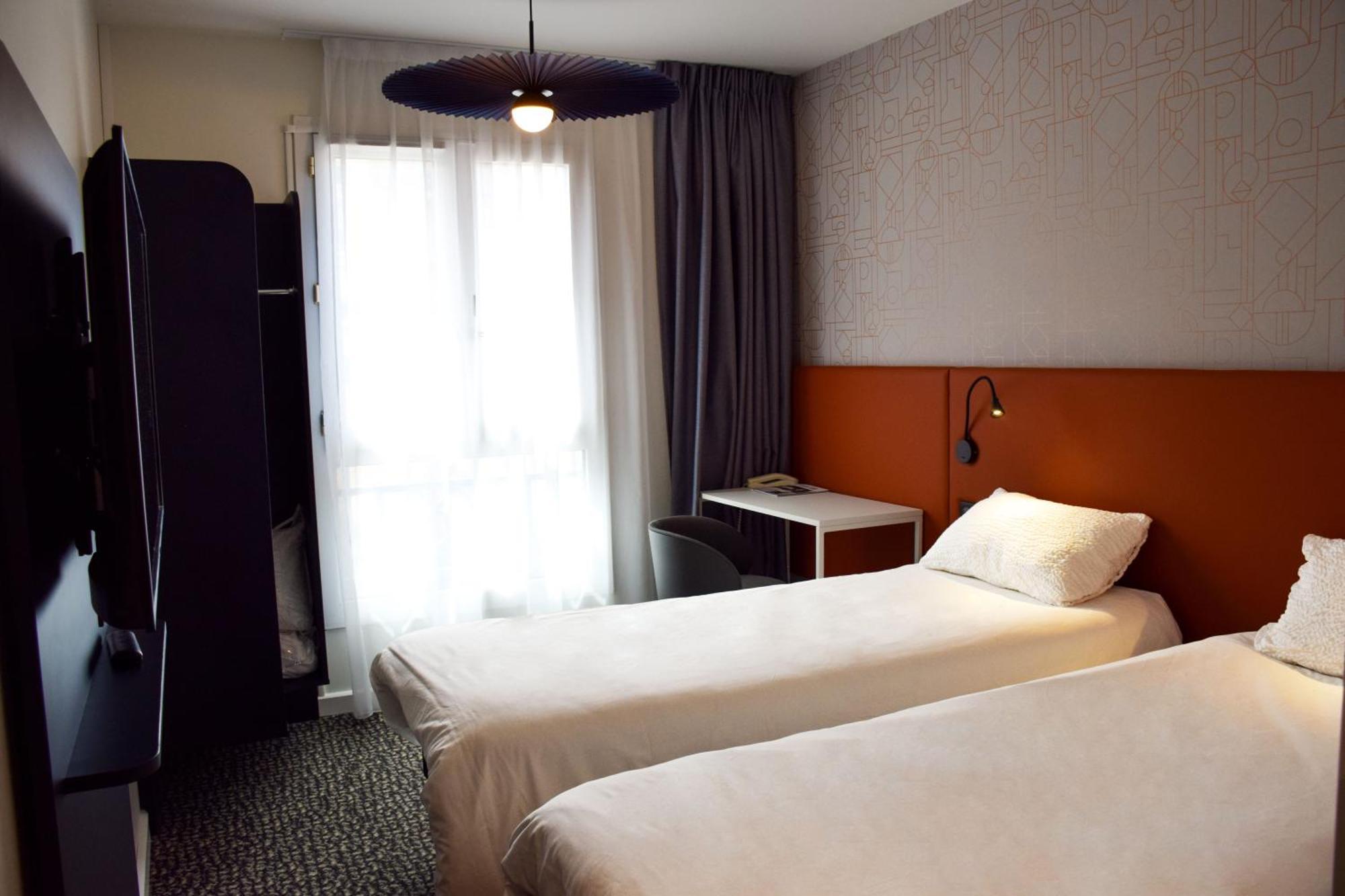 Standard Room 2 Single Beds