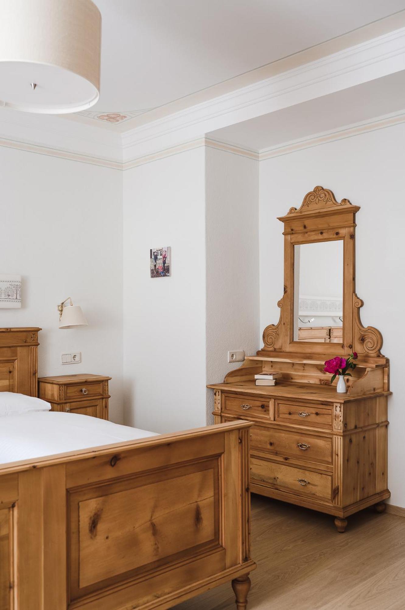 Single Room,1556241016:JPEG