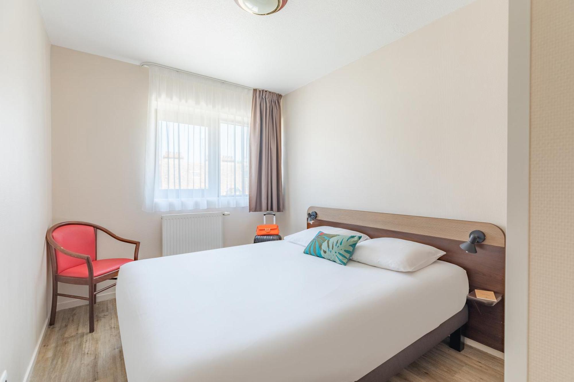 Large Apartment,1556386297:JPEG