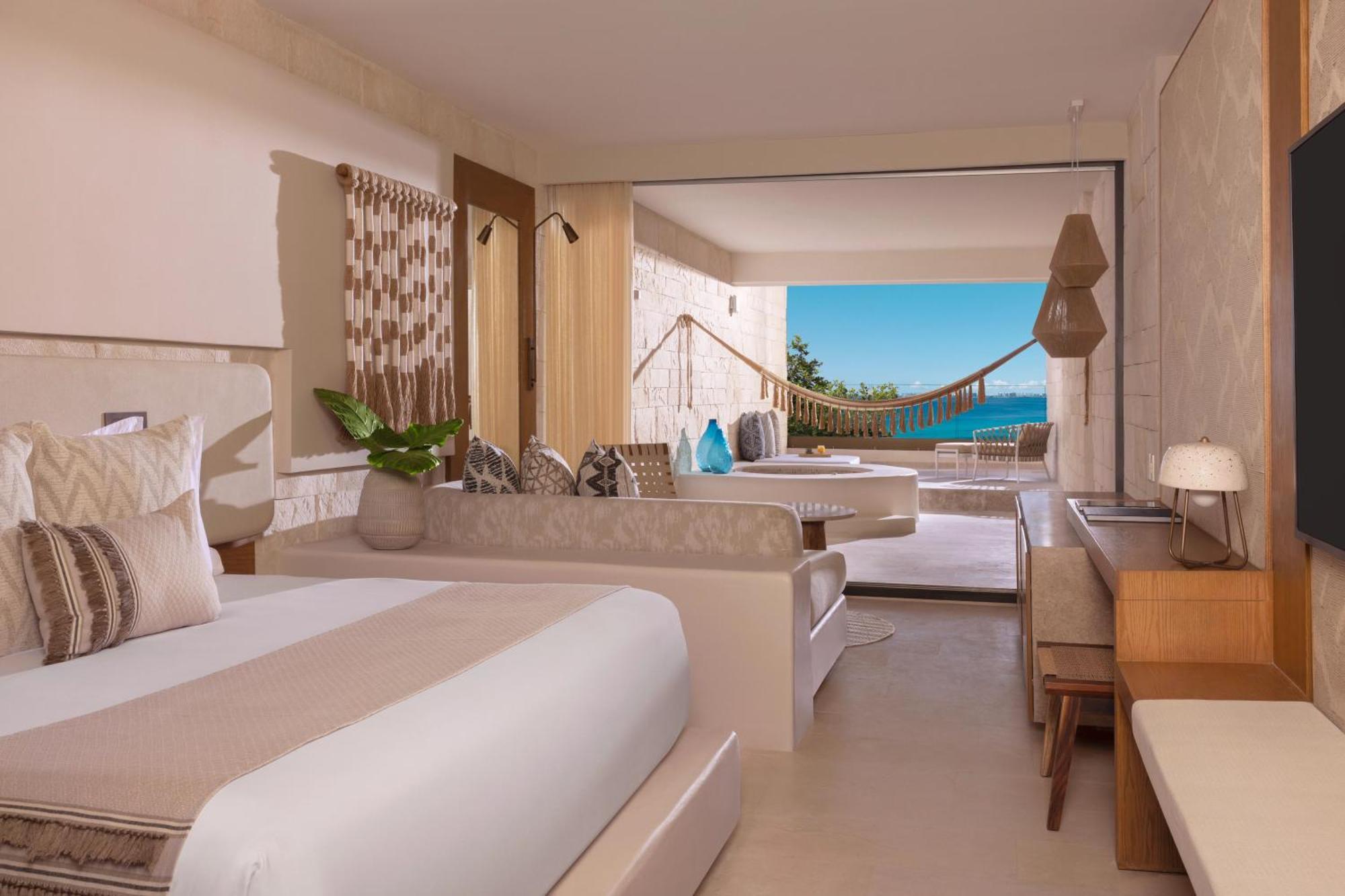 Signature Junior King Suite Hot Tub Ocean View,1554906466:JPEG
