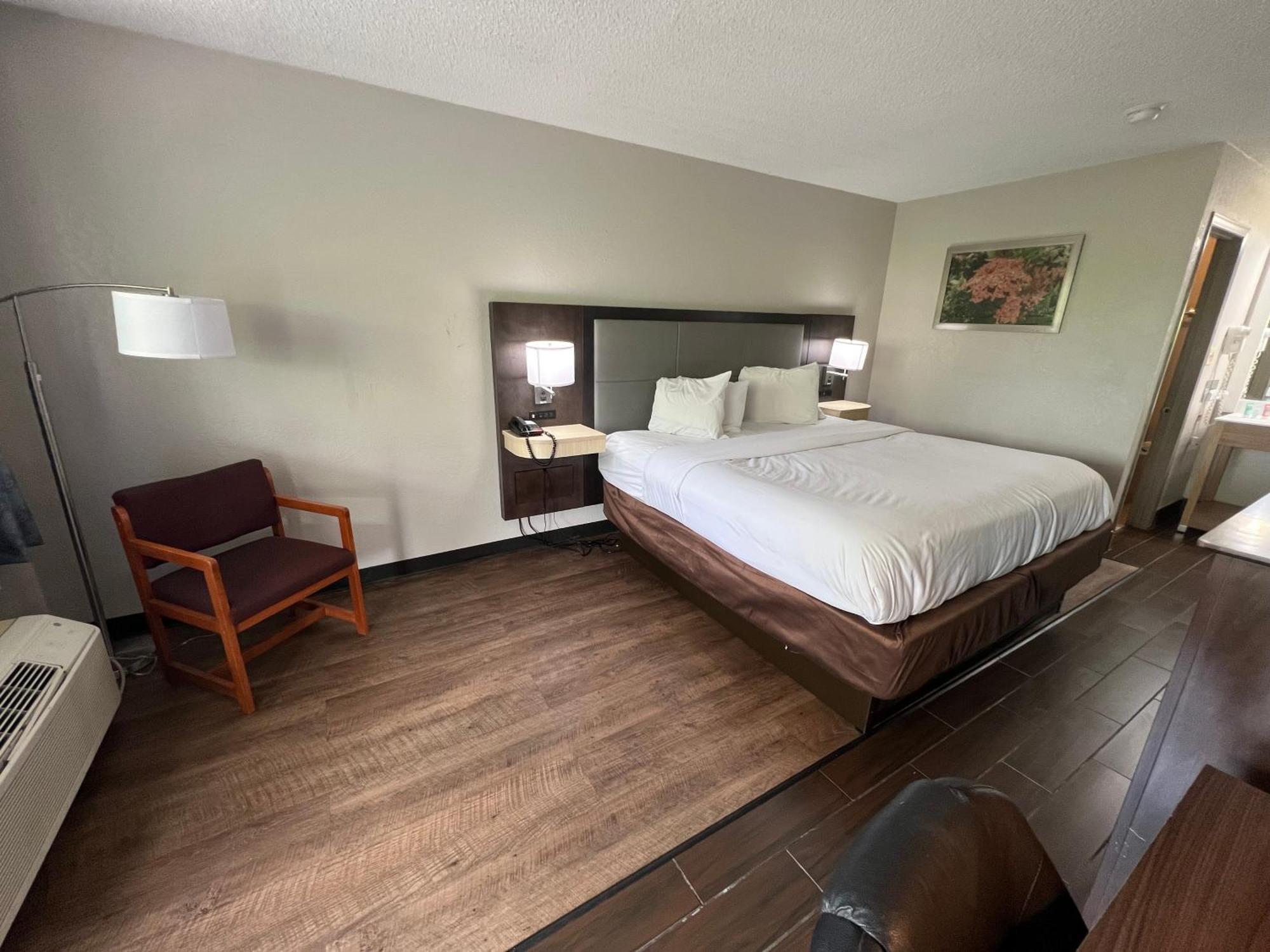 King Room - Non-Smoking