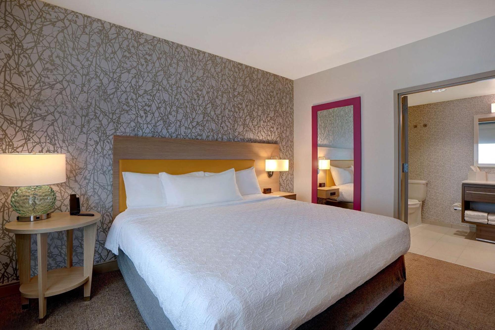 One-Bedroom King Suite