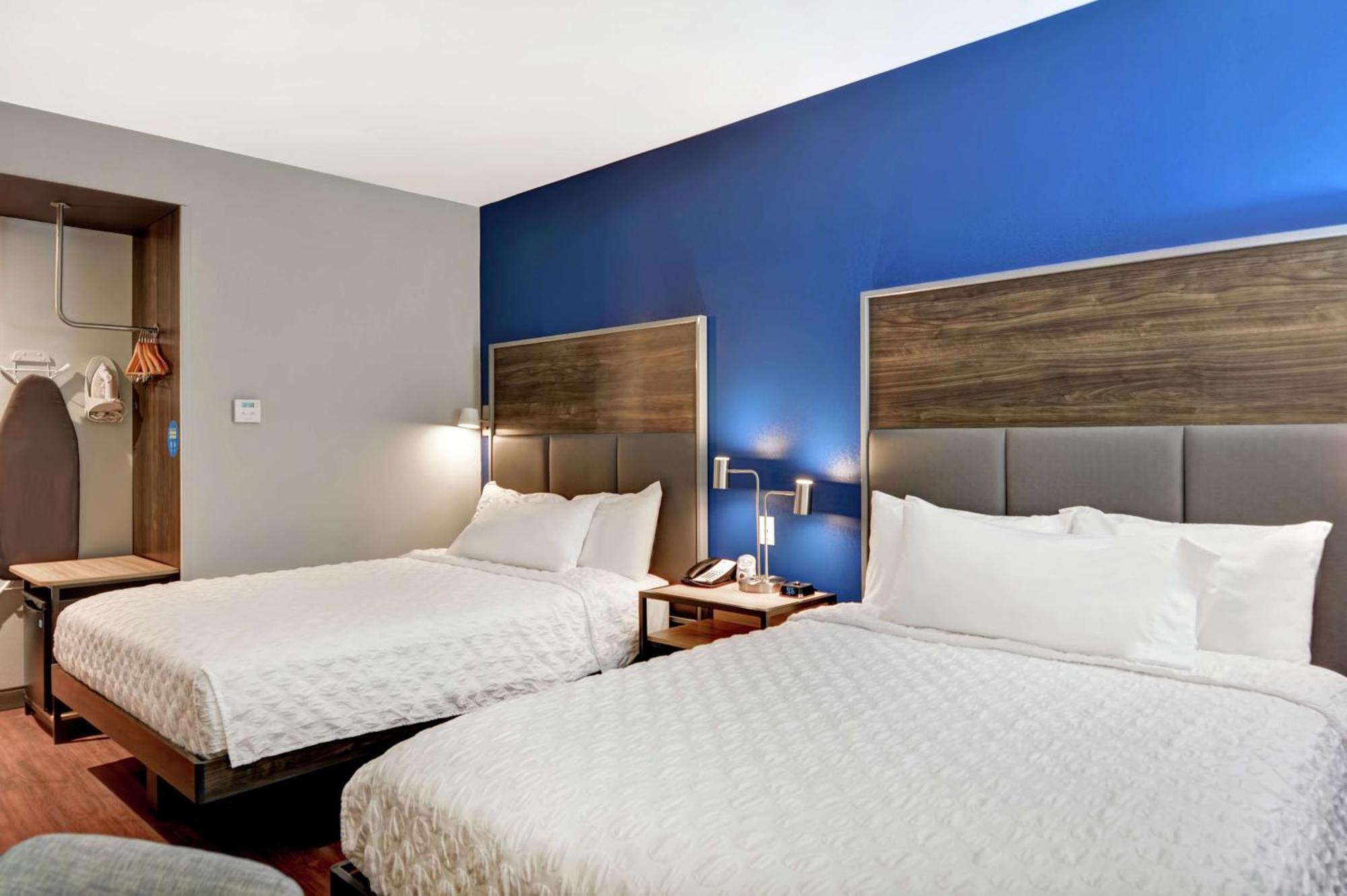 Queen Room Two Queen Beds
