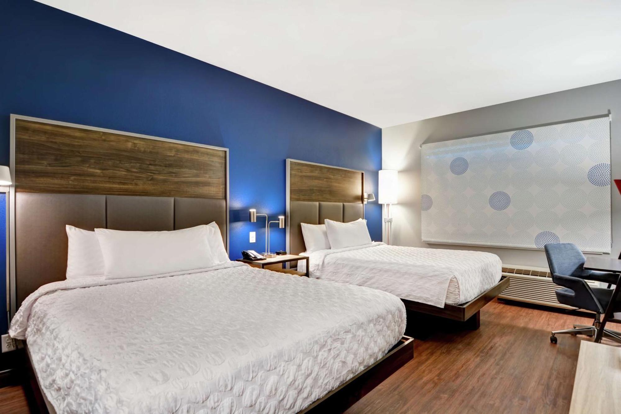 Queen Room Two Queen Beds