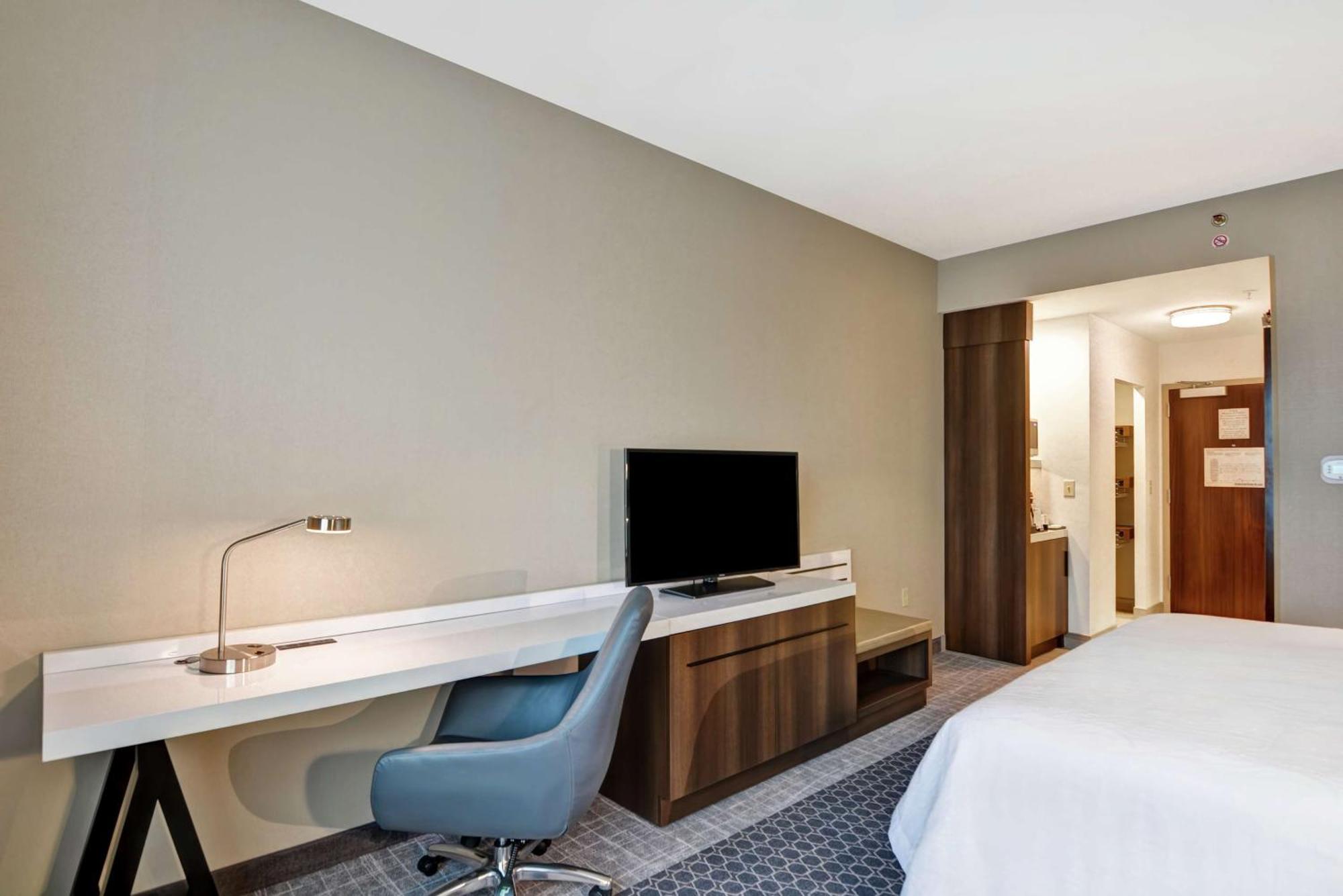 King Room,1557373321:JPEG