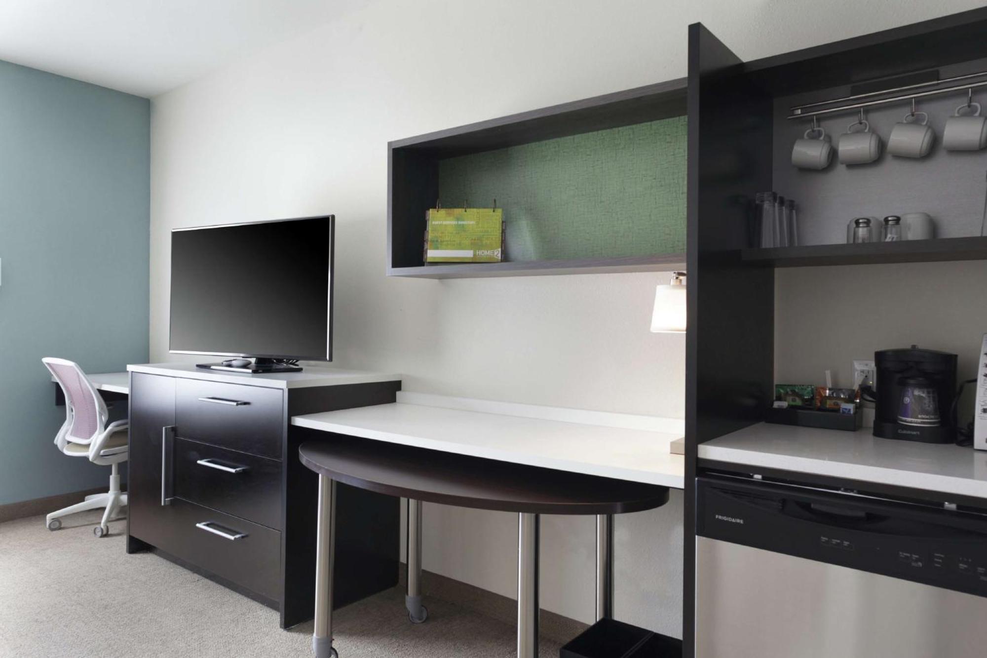 One-Bedroom King Suite - Non-Smoking