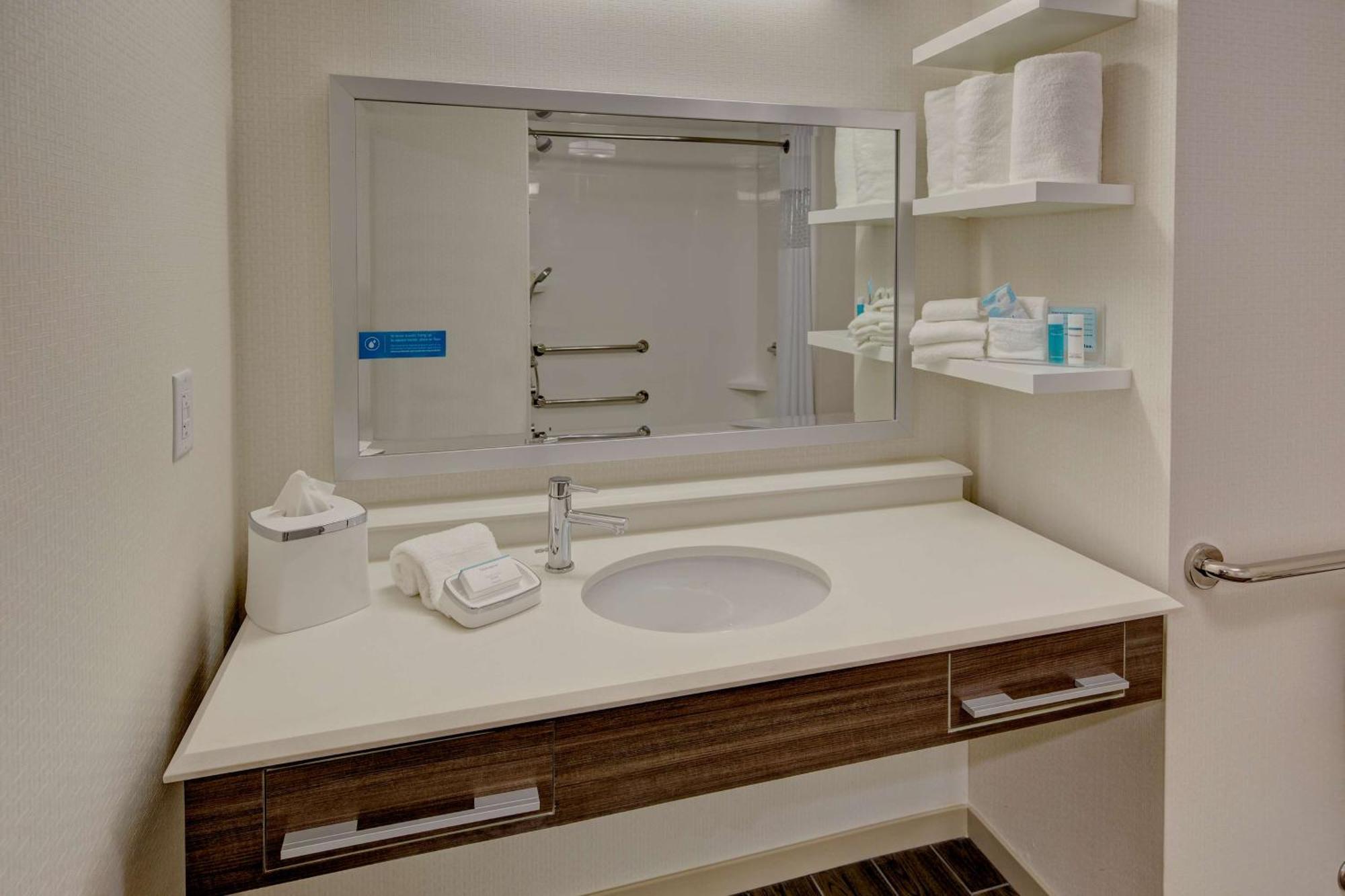 King Room - Mobility Access/Non-Smoking