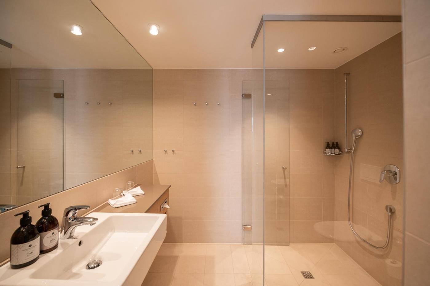 Standard Doppelzimmer mit Seeblick