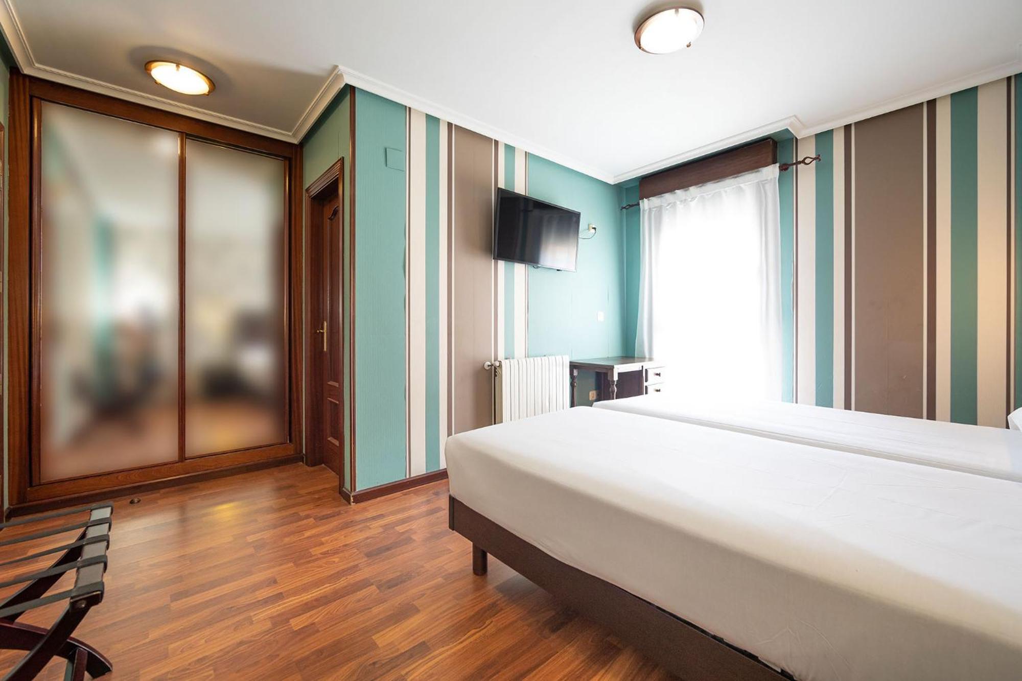Double Room,1557753856:JPEG