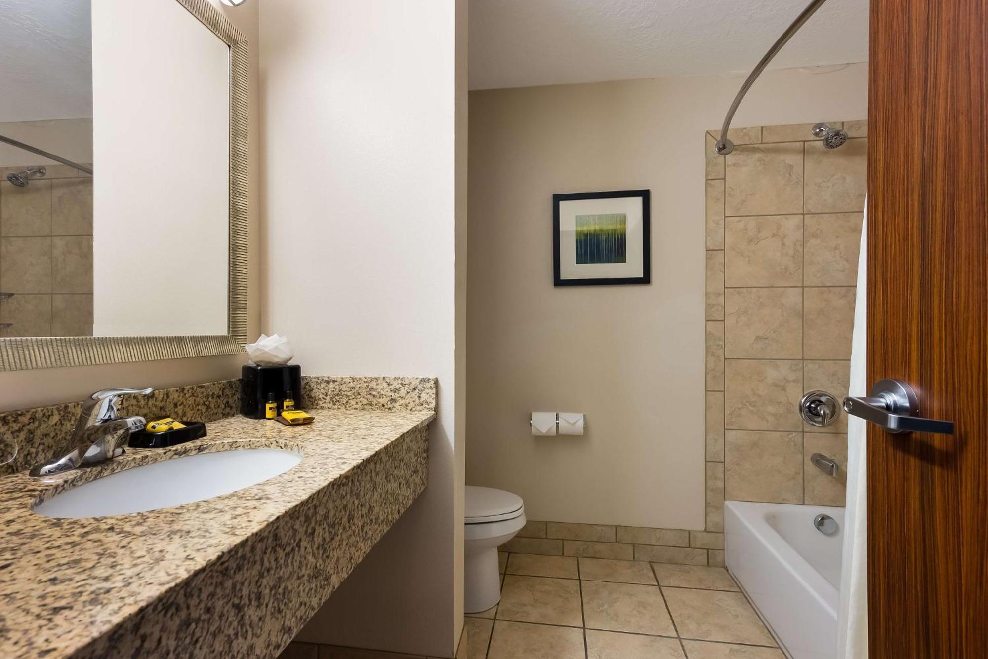 Queen Room with Two Queen Beds - Pet Friendly/Non-Smoking