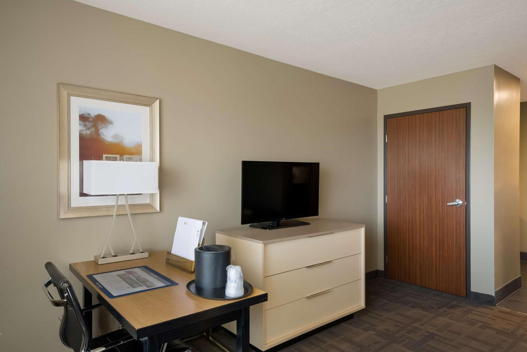King Suite with Kitchenette - Non-Smoking