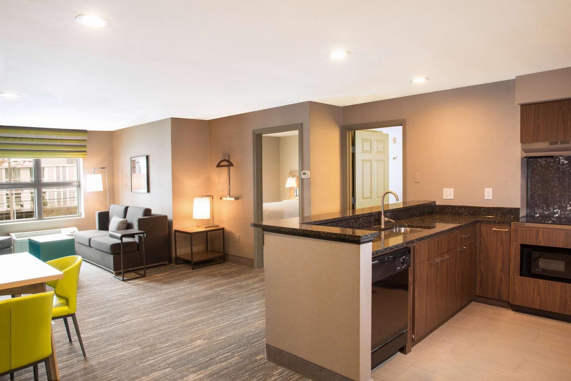 One-Bedroom King Suite Non-Smoking