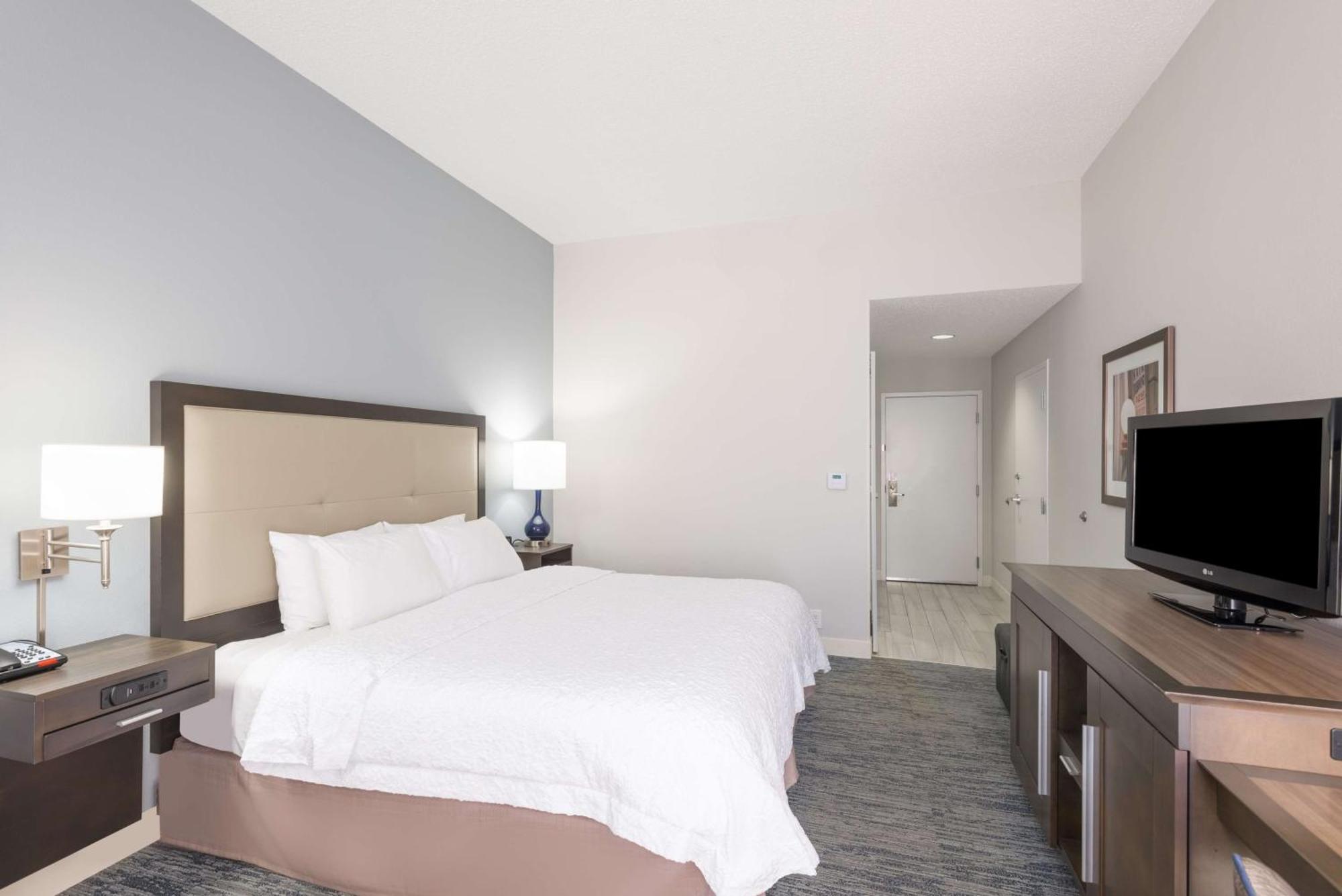 King Room Mobility Access or Non-Smoking