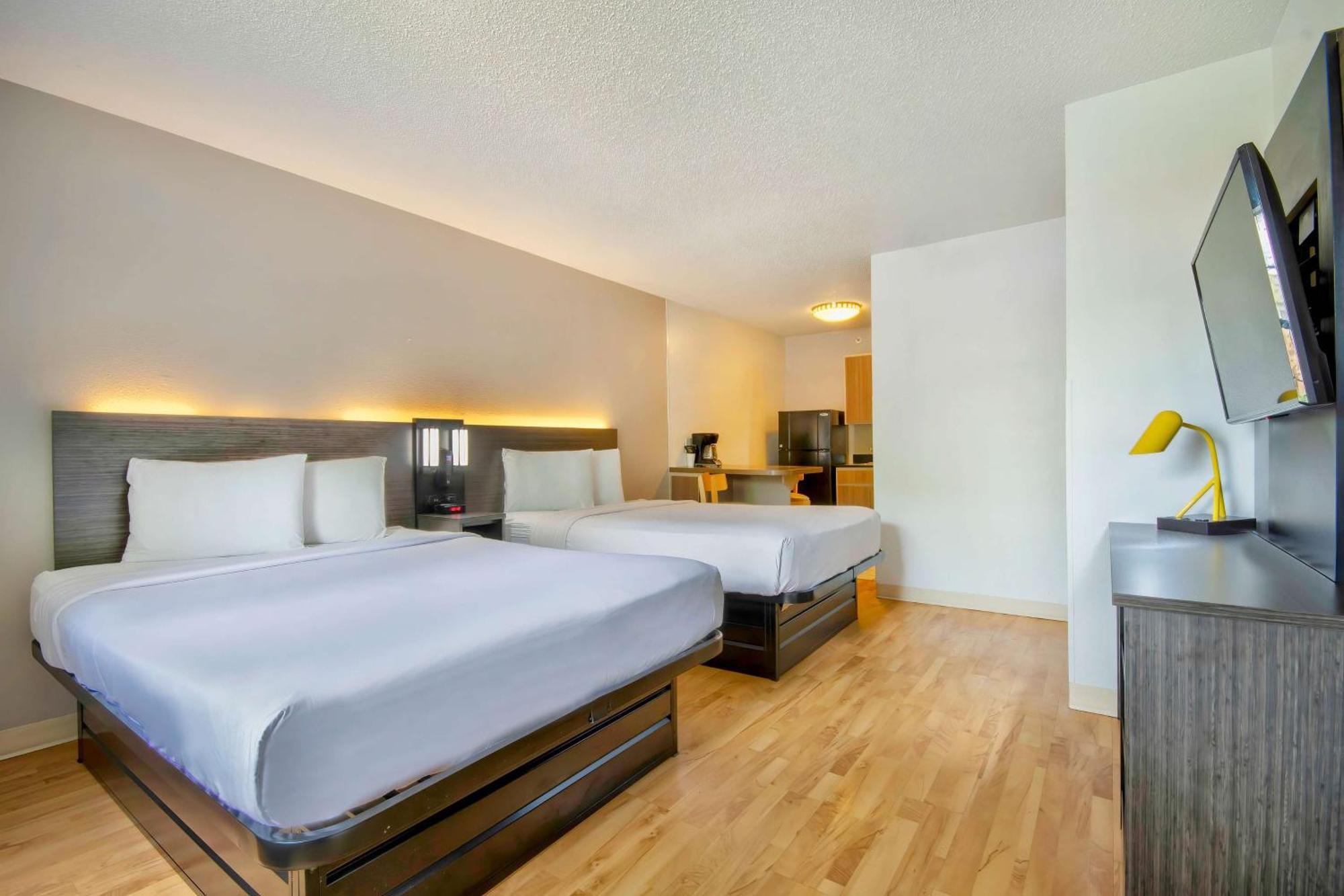 Queen Room Two Queen Beds Non-Smoking