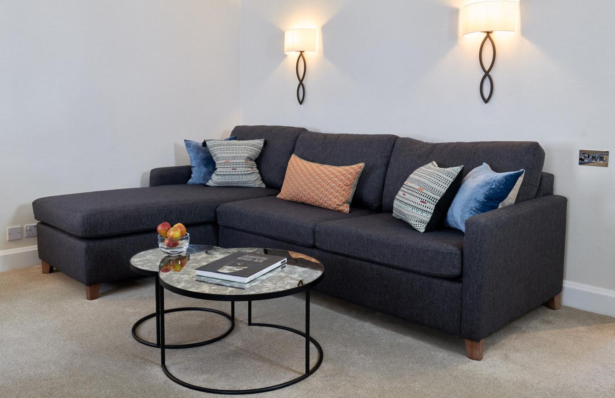 Luxury One Bedroom Apartment