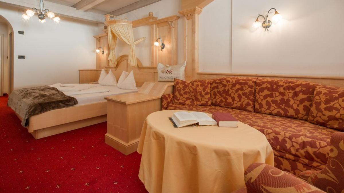 Junior Suite Balcony,1558364389:JPEG