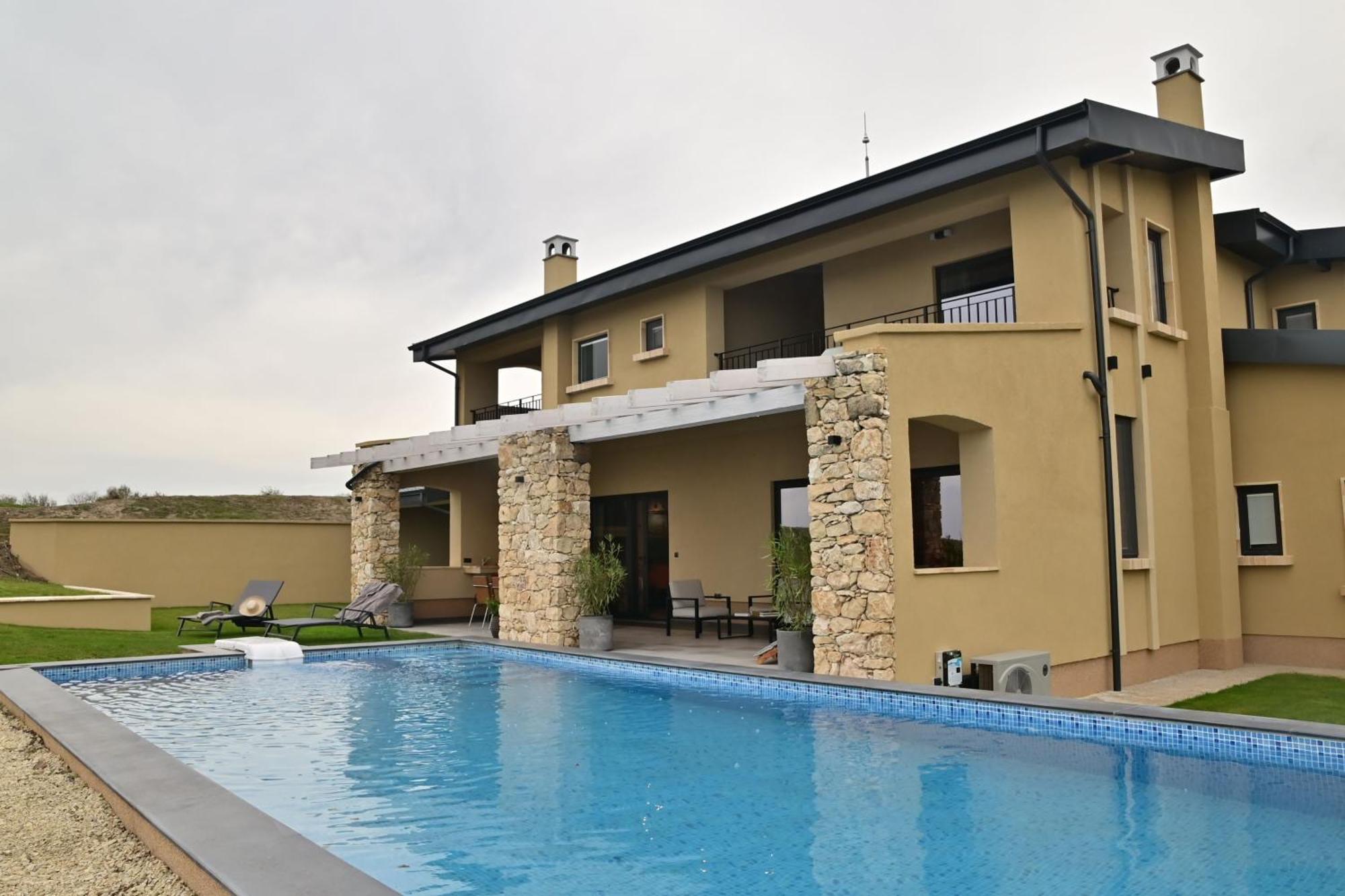 Deluxe Villa