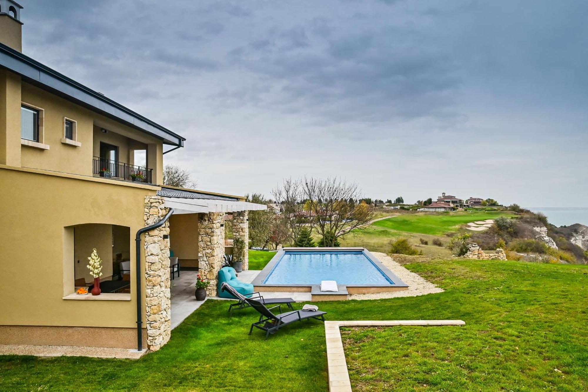 Deluxe Villa