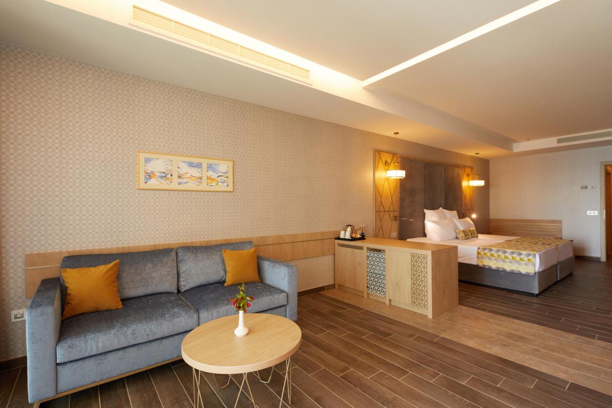 Junior Suite Frontal Sea View