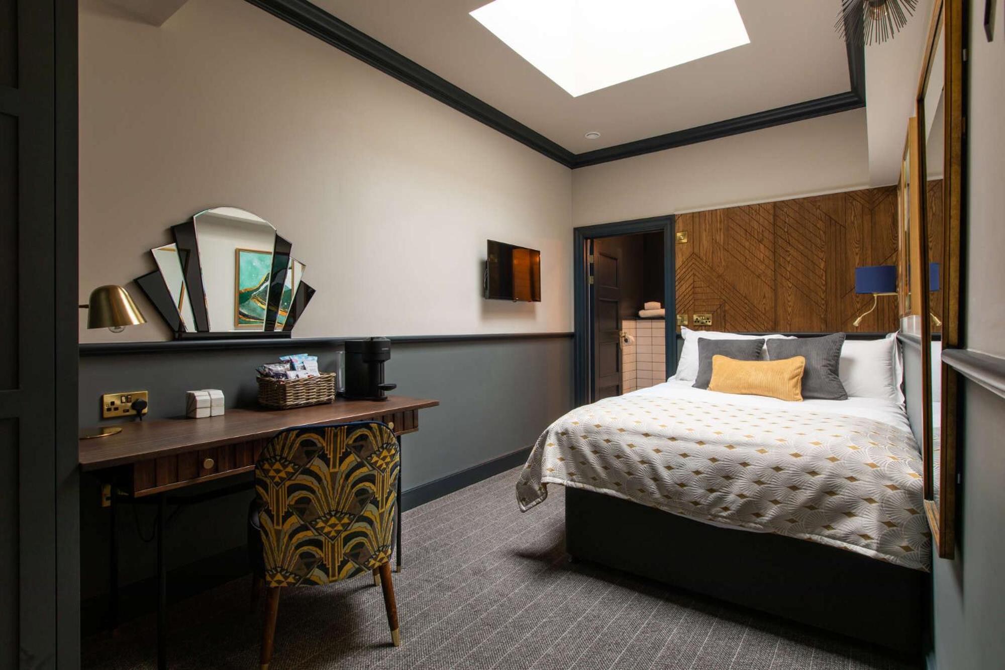 Double Room,1469206016:JPEG