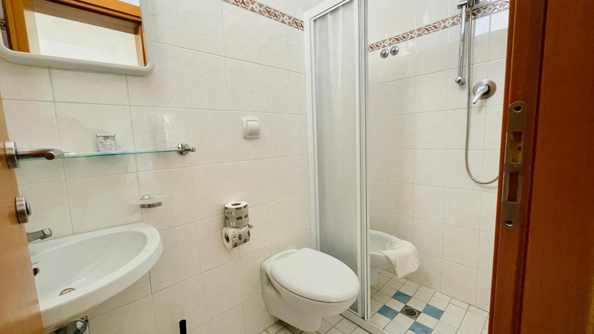 Economy Quadruple Room