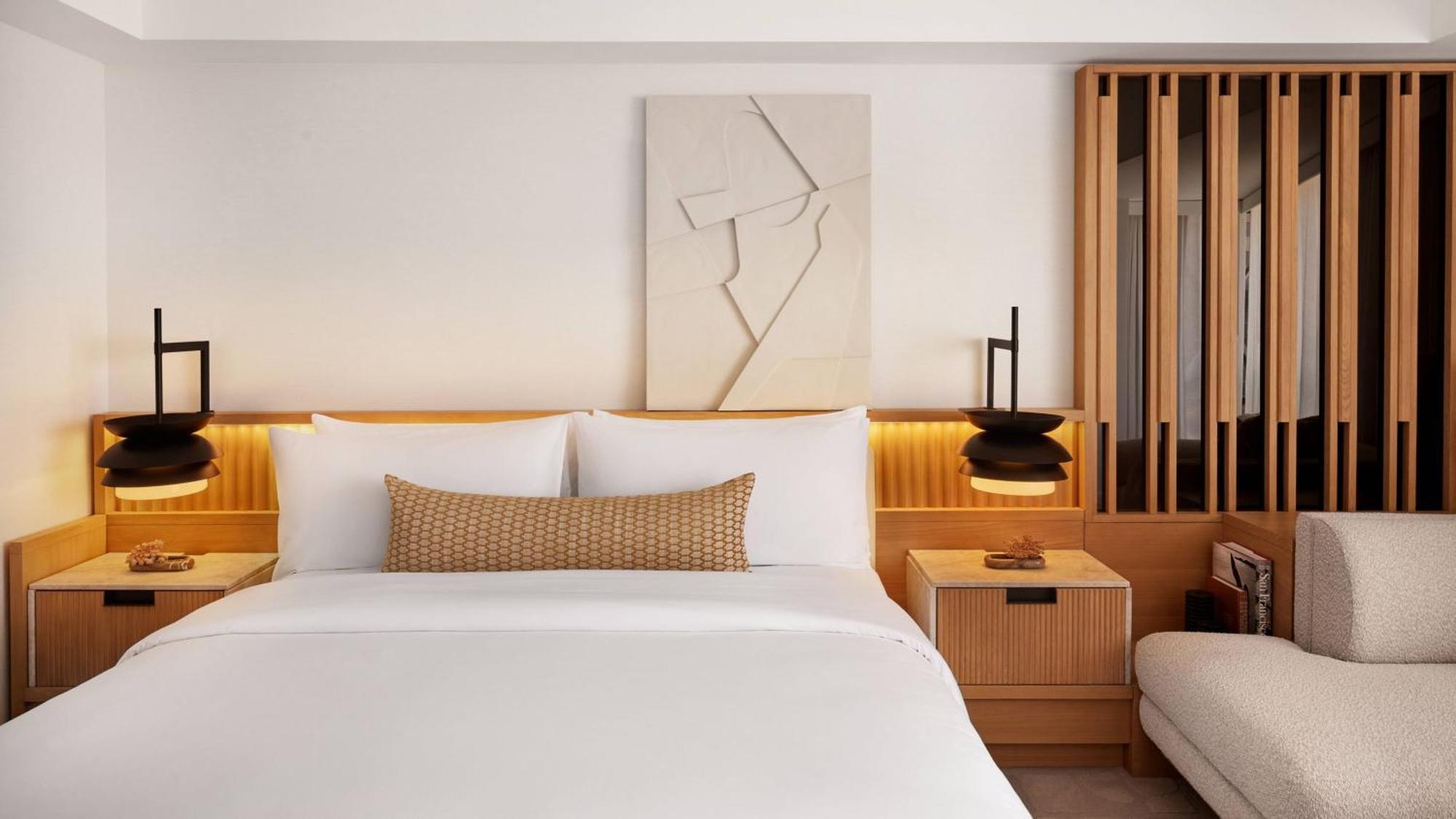 Jay Signature Queen with 2 Queen Beds