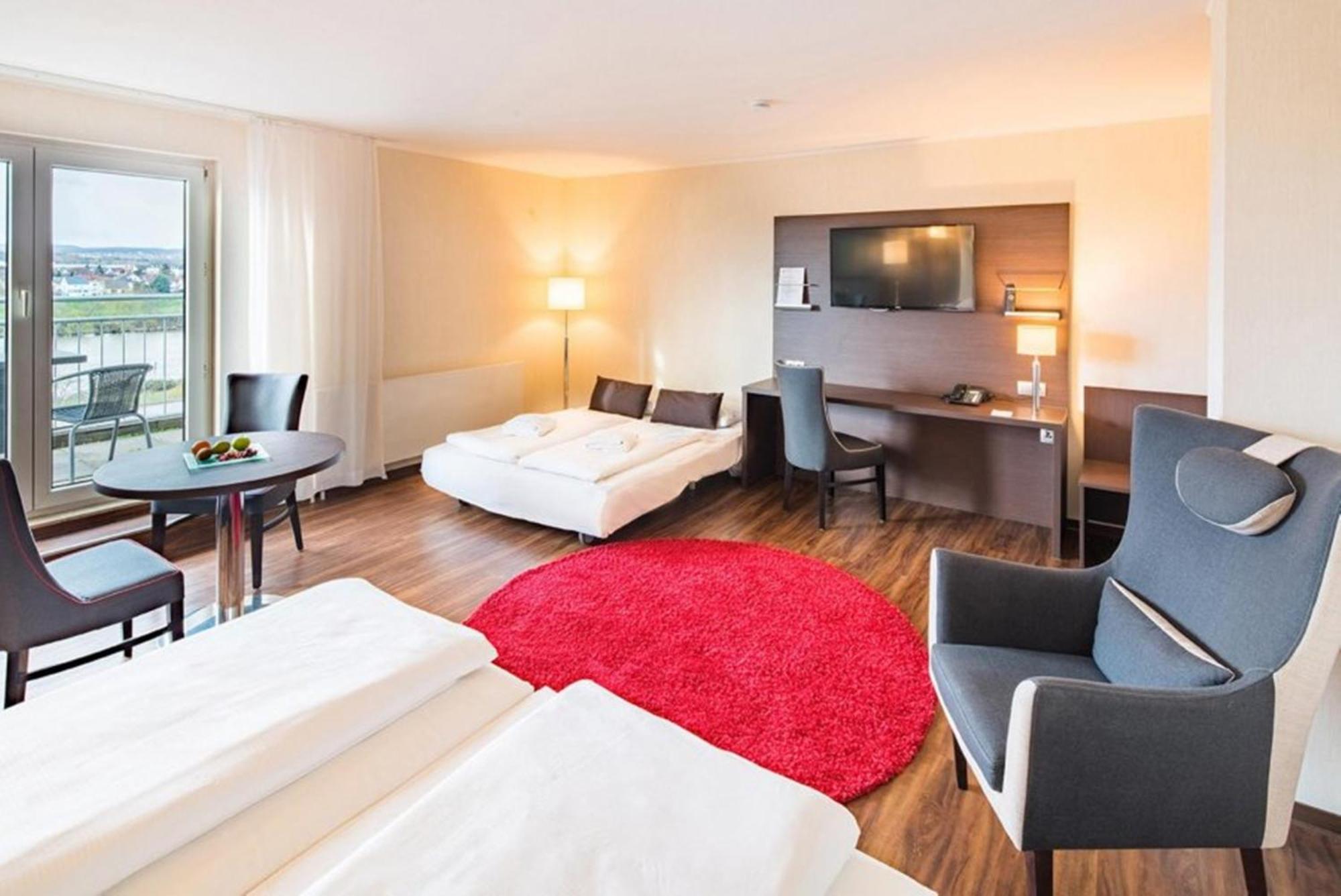 Suite Balcony,1566903890:JPEG