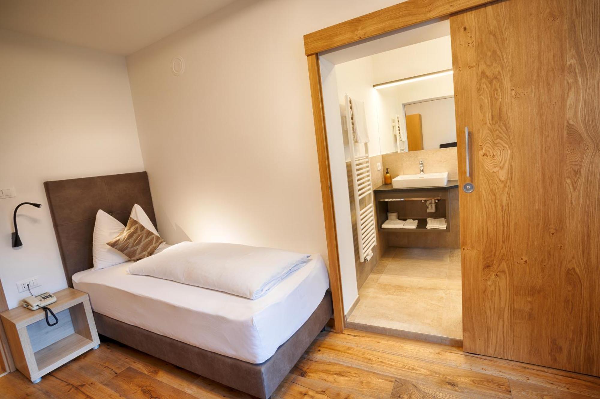 Standard Single Room Annex,1666035230:JPEG