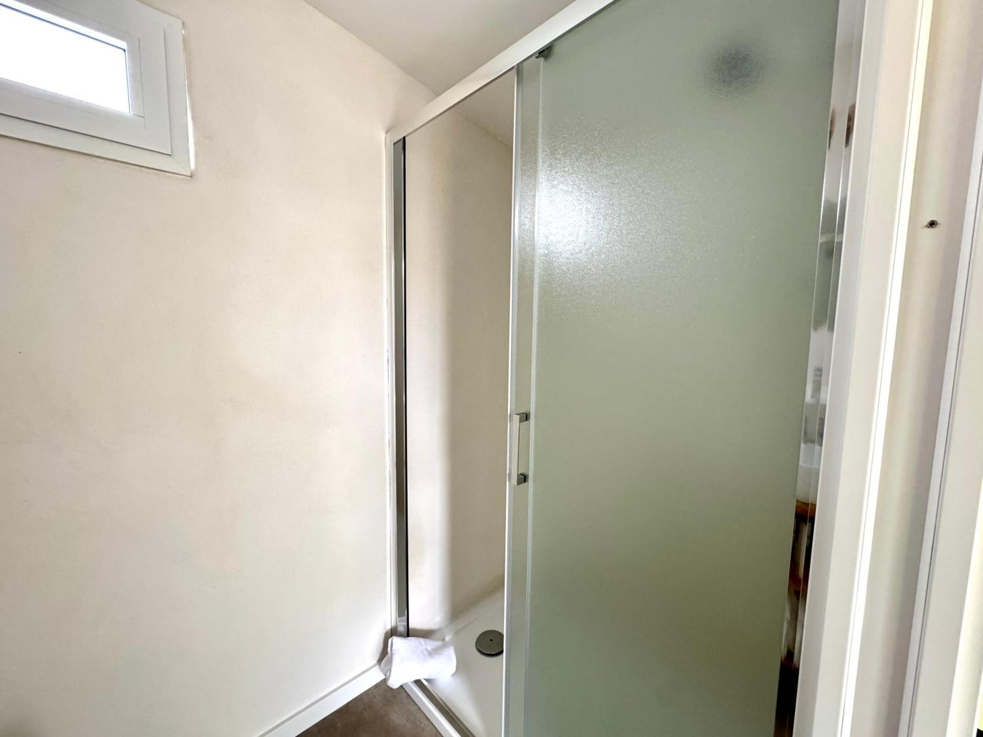 Small Double Room,1566996755:JPEG