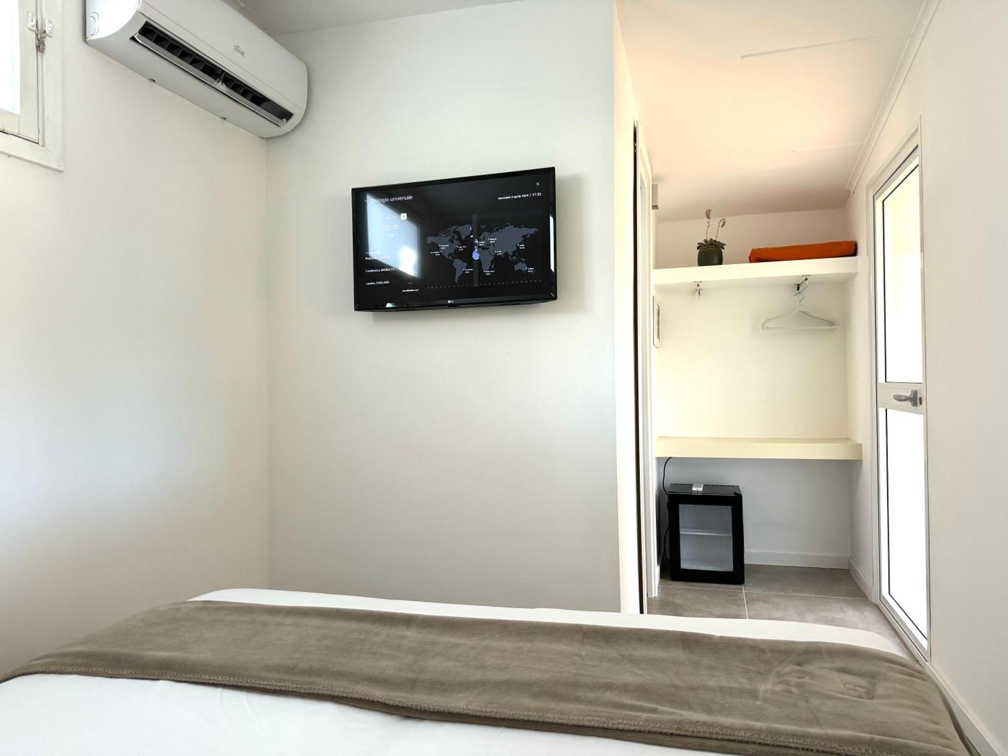 Small Double Room,1566996776:JPEG