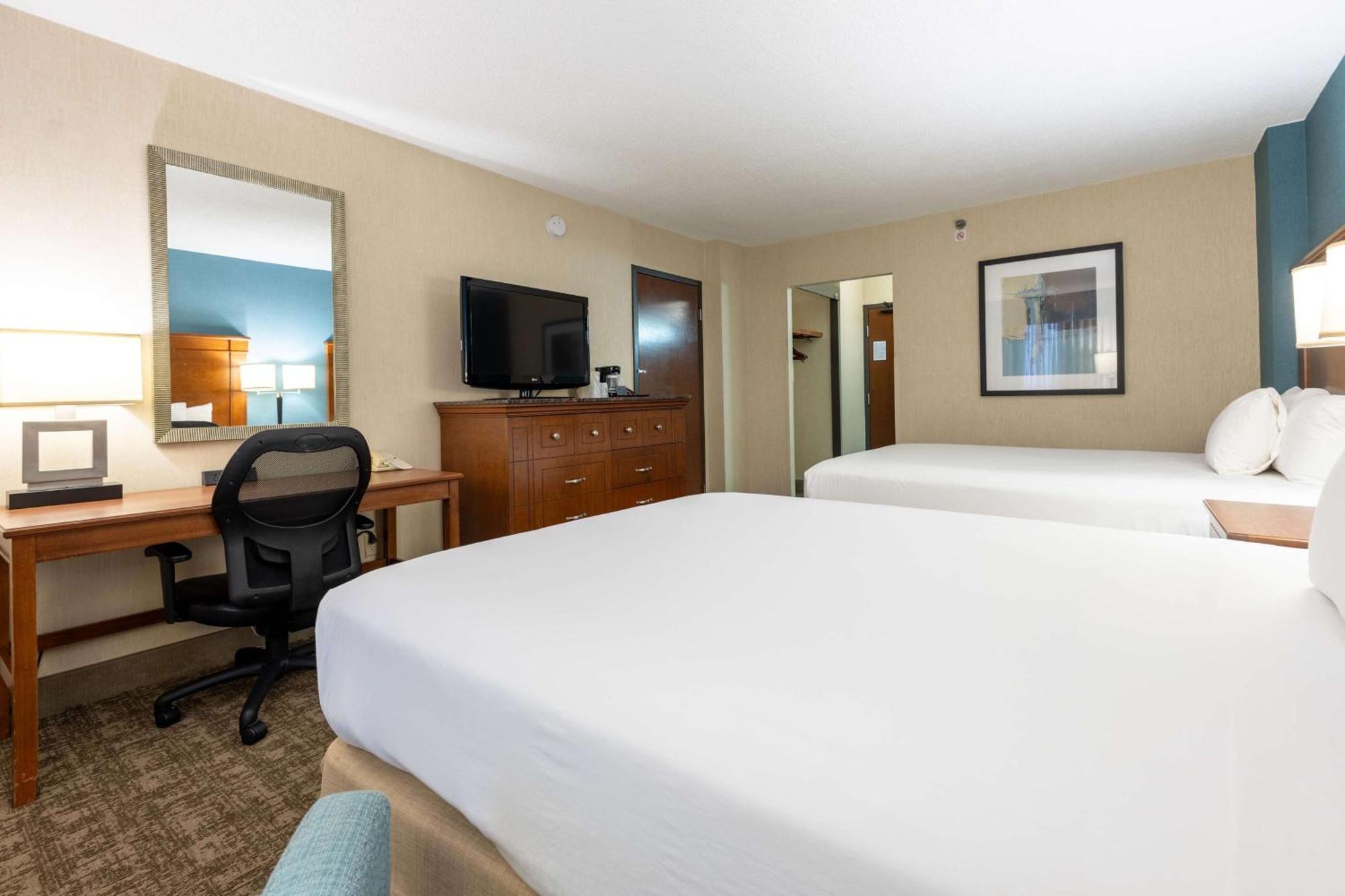 2 Queen Beds