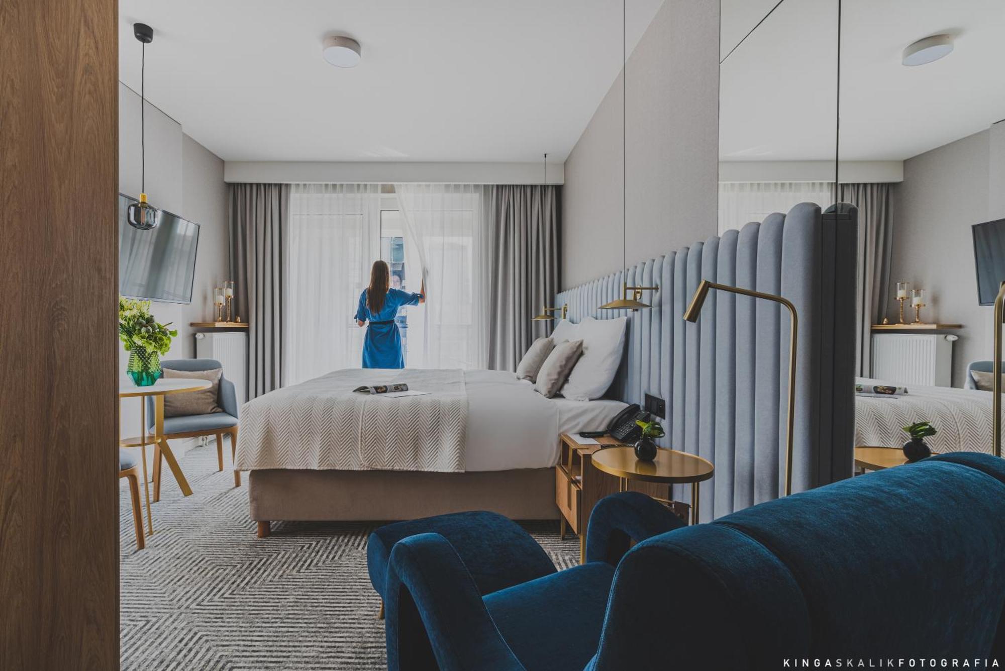 Standard Room 1 King Bed Balcony