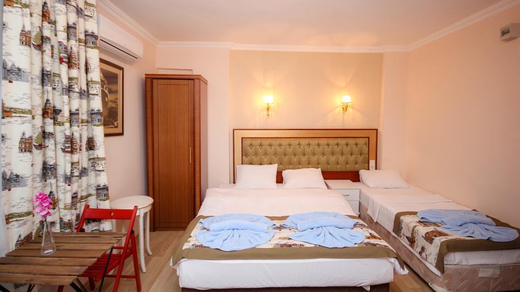 Twin Room Private Bathroom