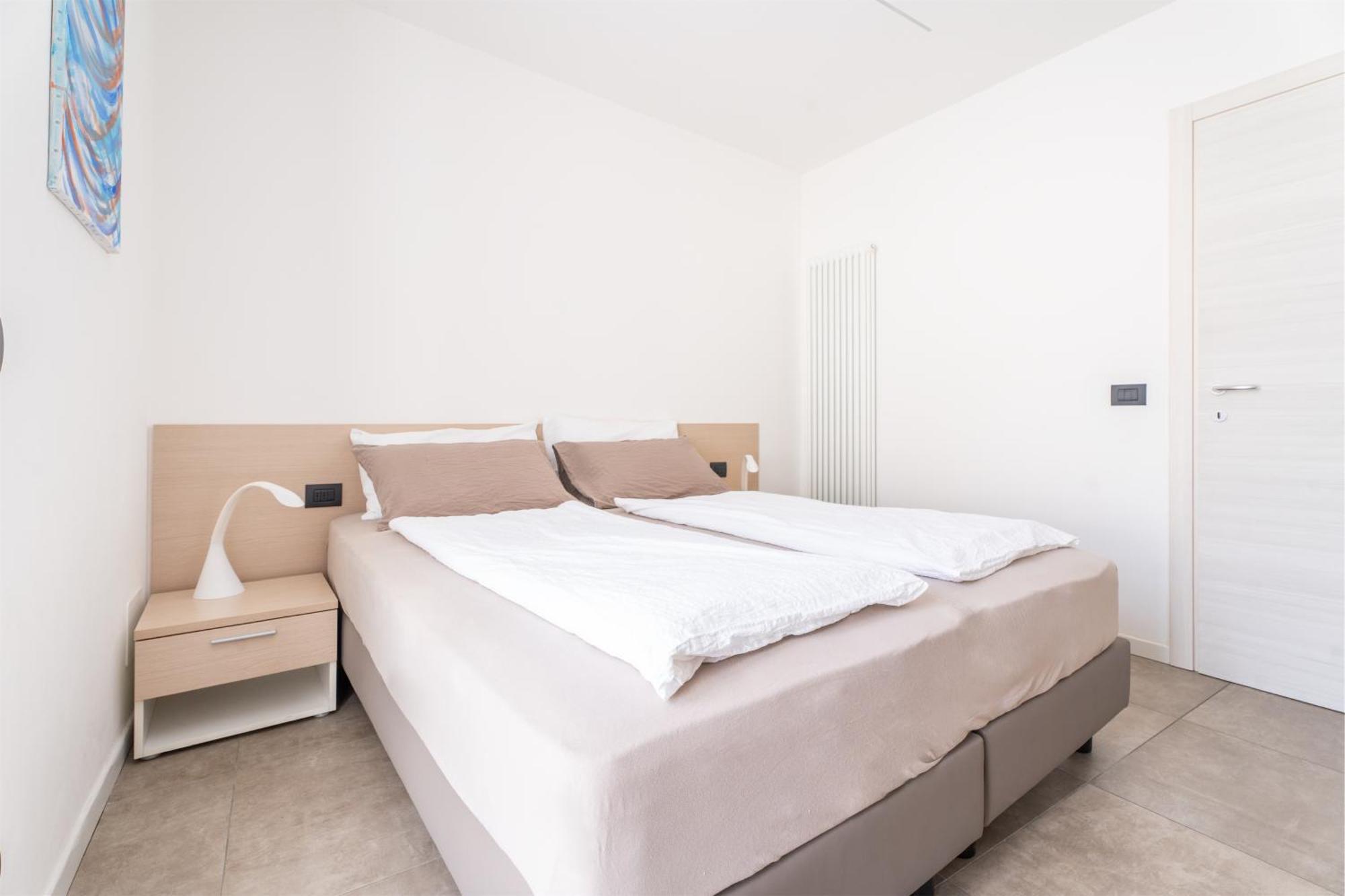 Deluxe Apartment,1571307611:JPEG