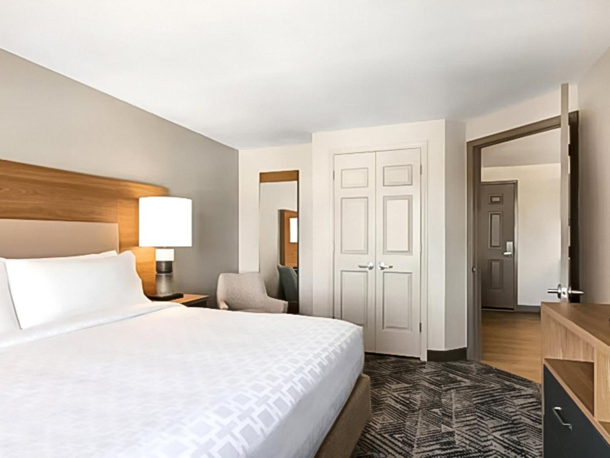 One-Bedroom Suite