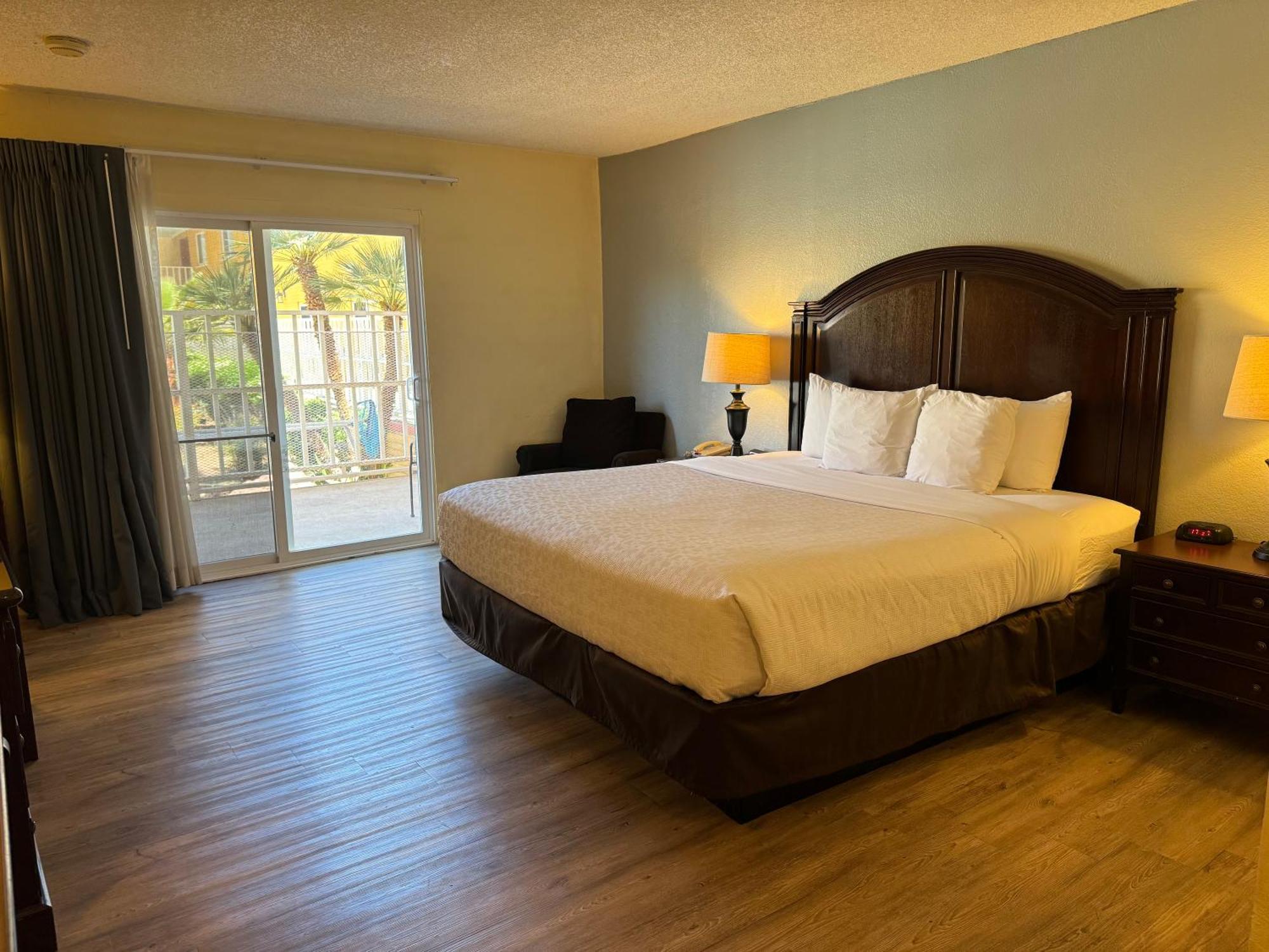 King Room Pool View